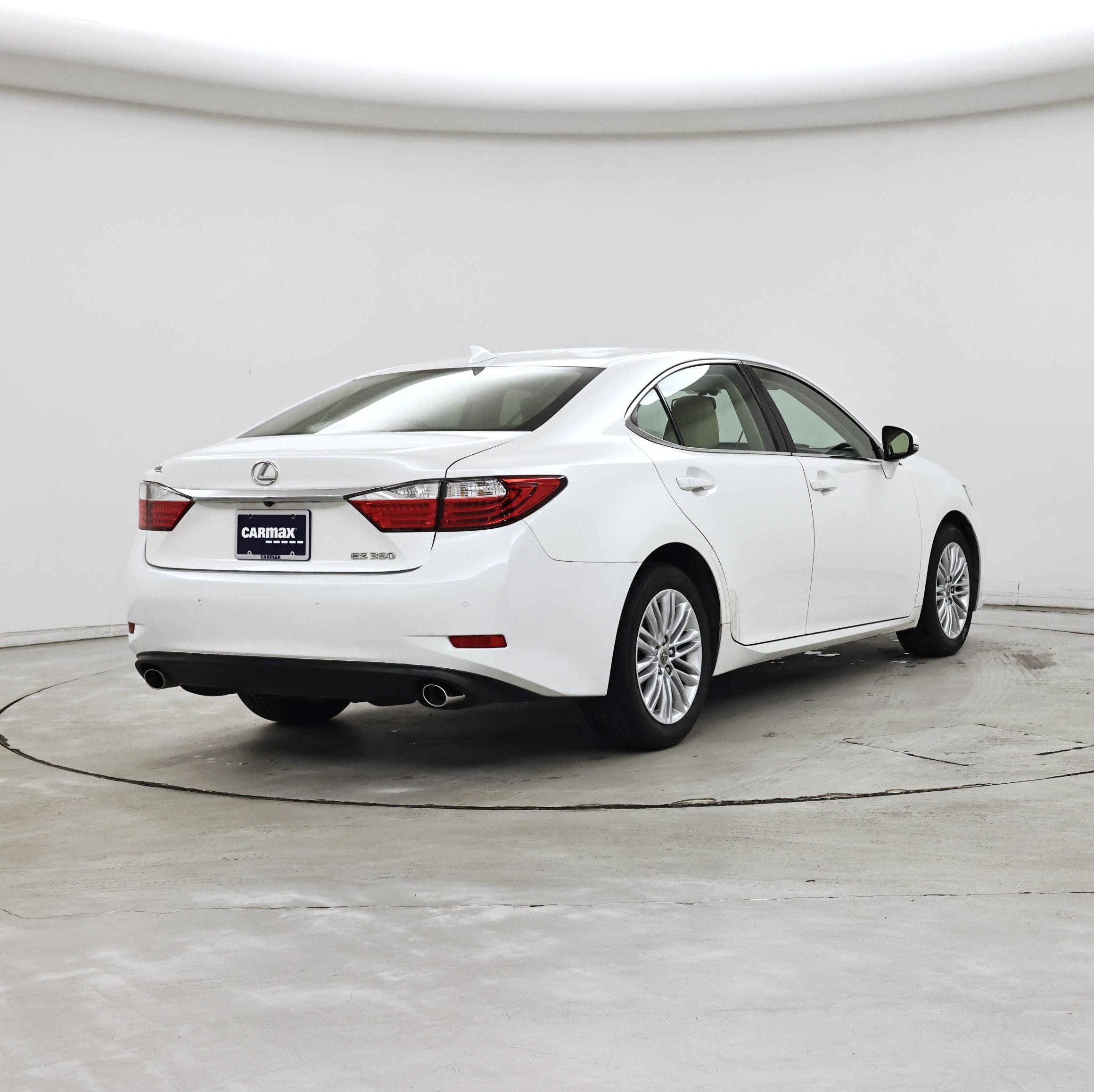 Thumbnail: 2015 Lexus ES - 8