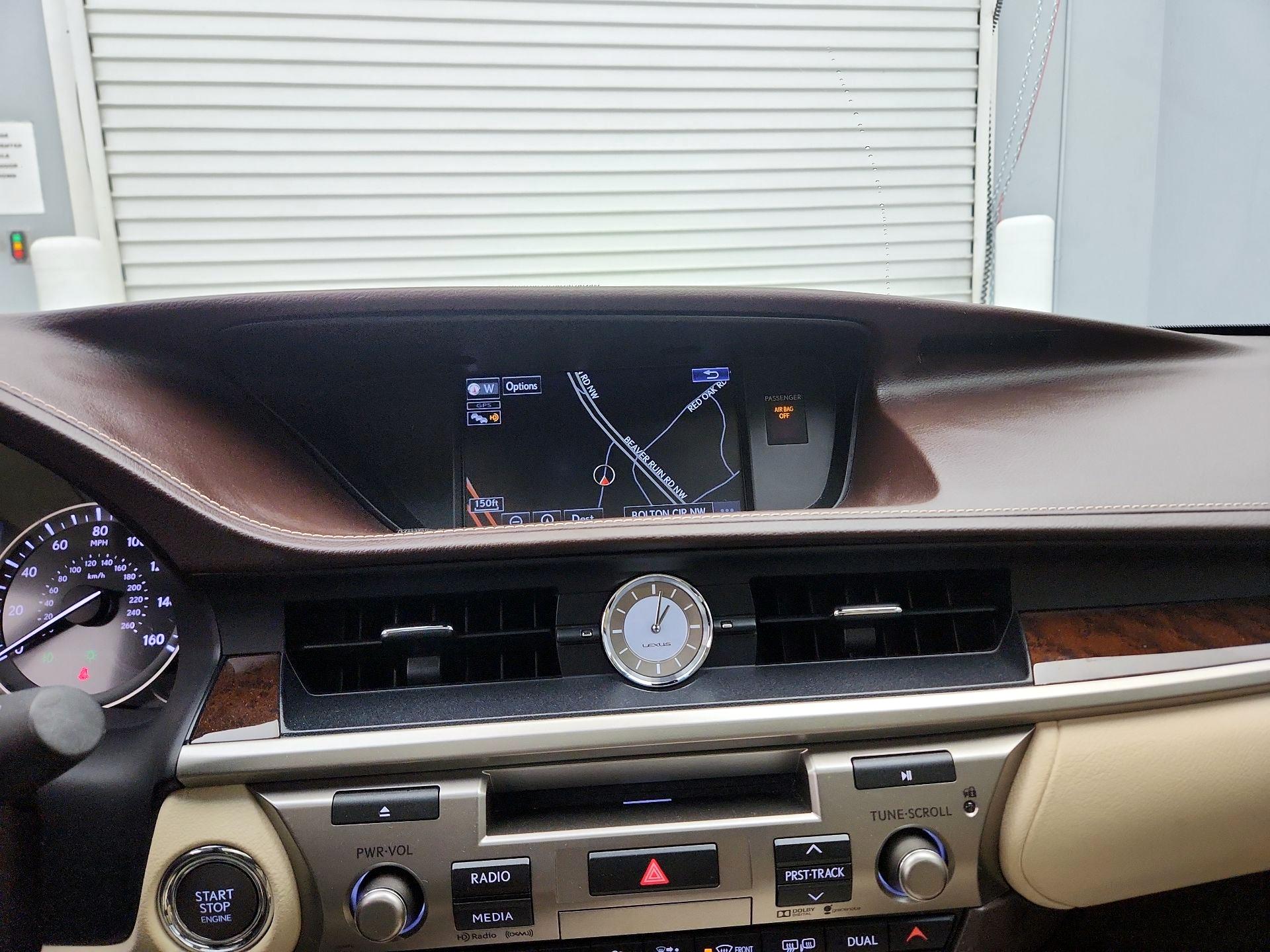 Thumbnail: 2016 Lexus ES - 14