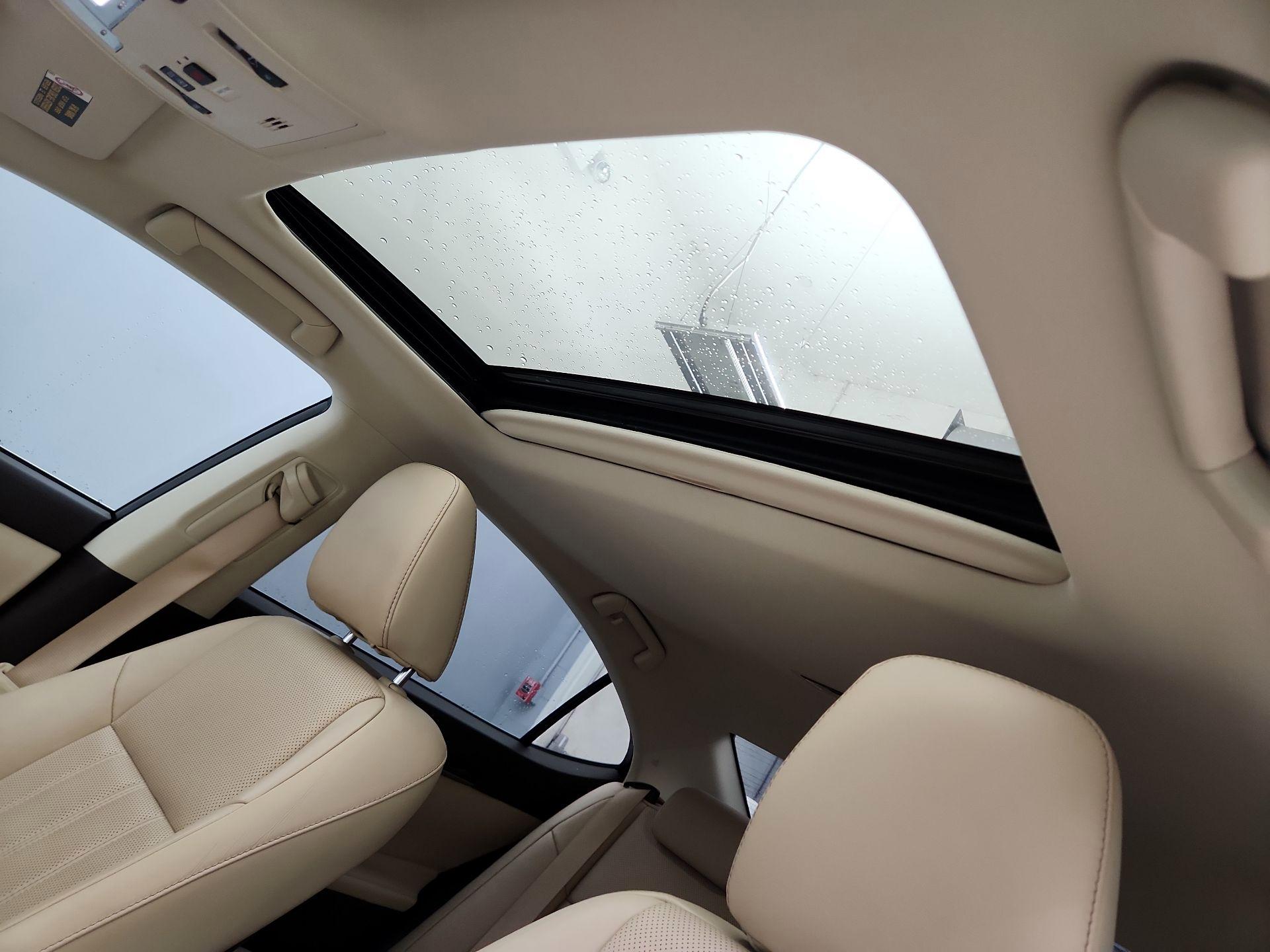 Thumbnail: 2016 Lexus ES - 20