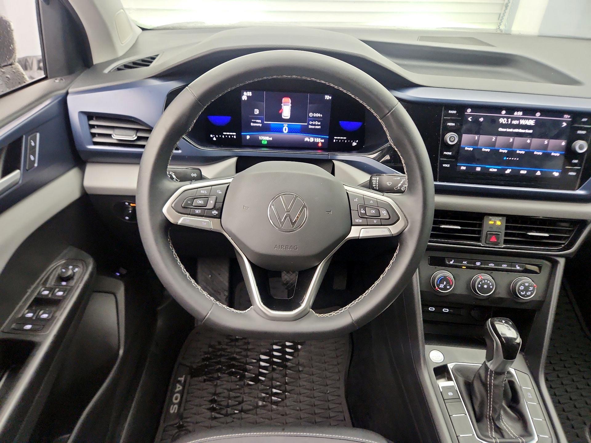 Thumbnail: 2022 Volkswagen Taos - 10