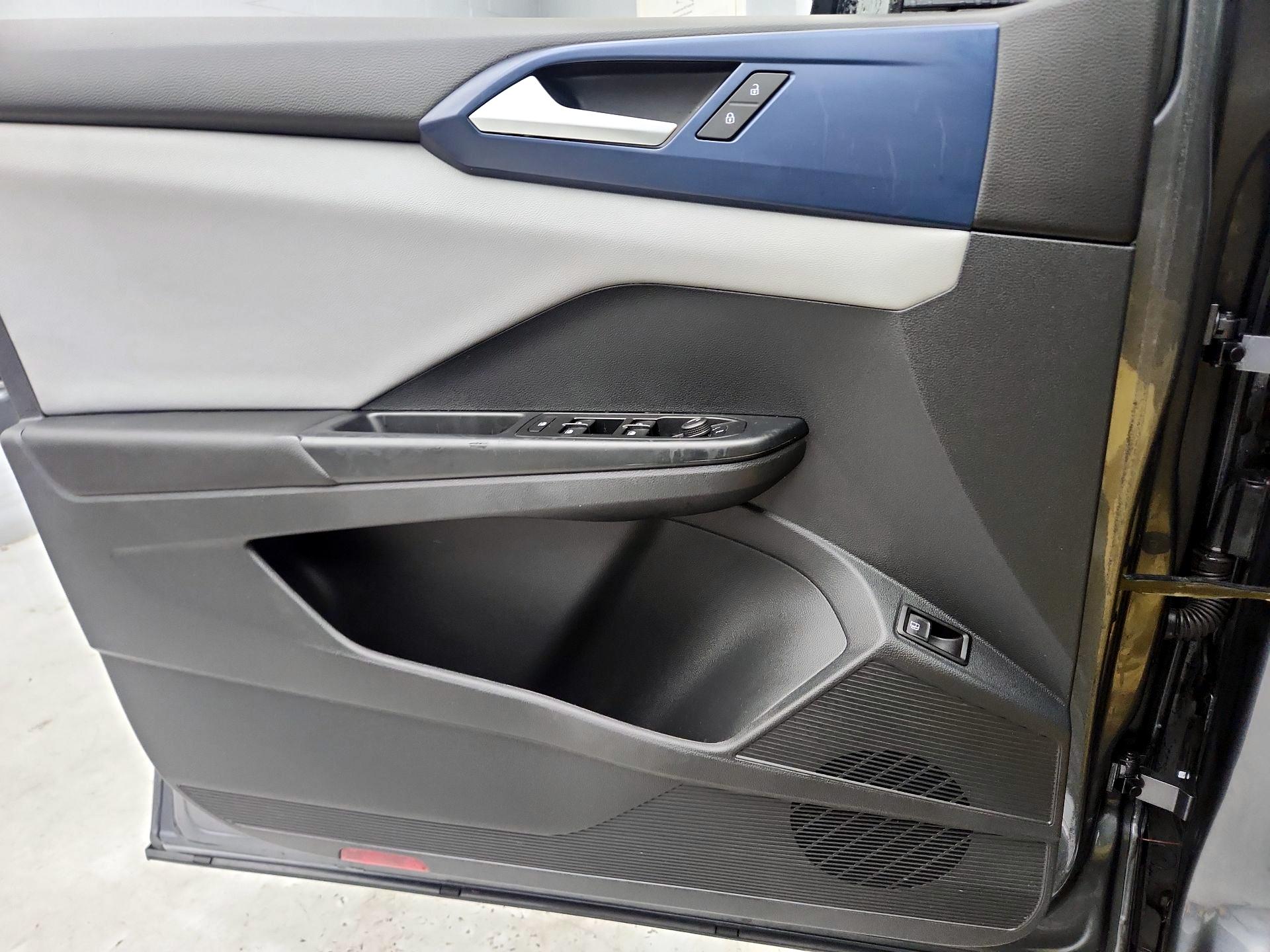 Thumbnail: 2022 Volkswagen Taos - 12