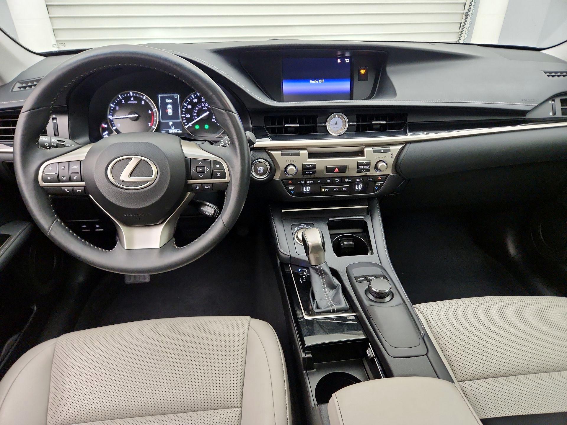 Thumbnail: 2018 Lexus ES - 9