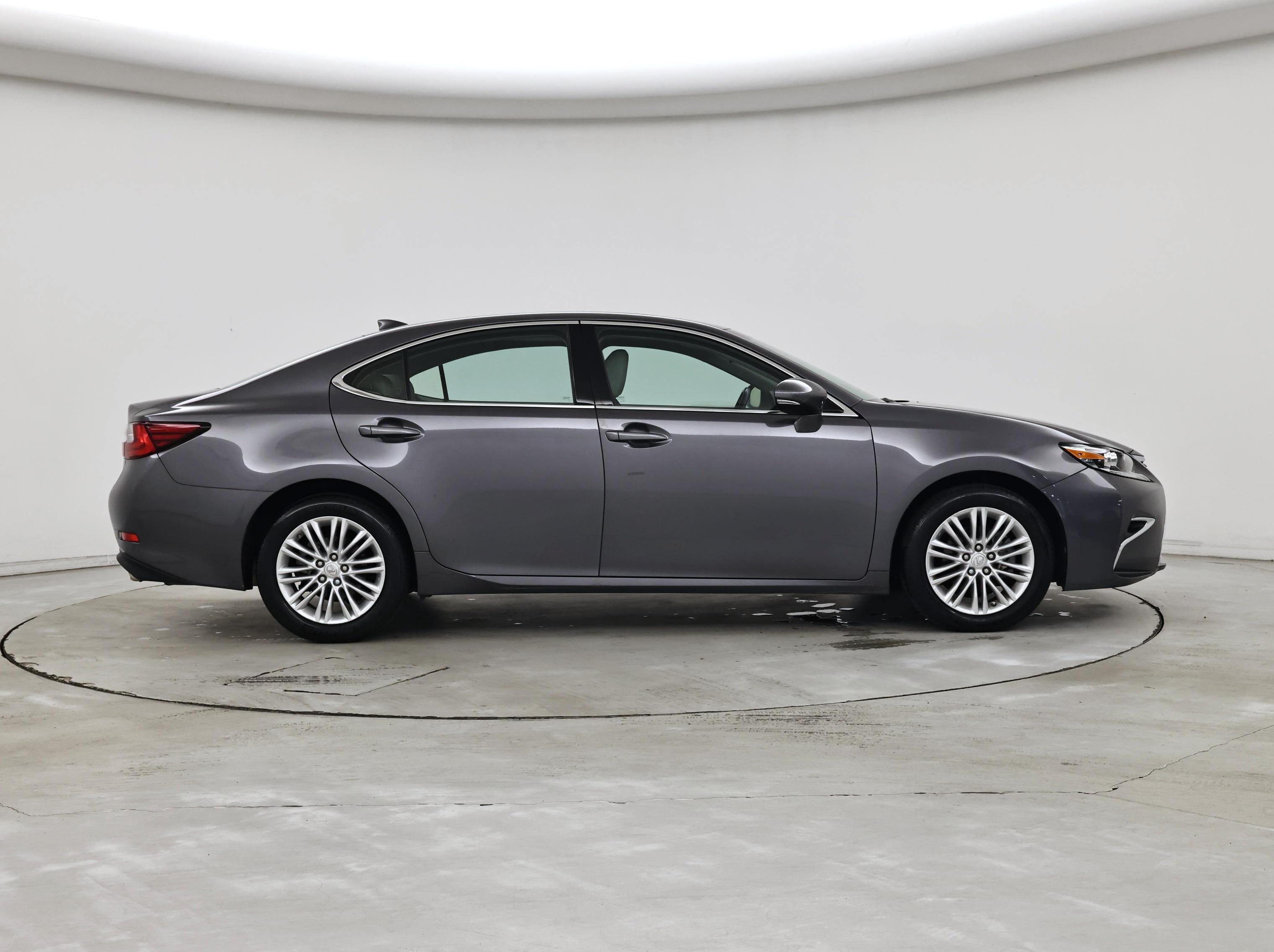 Thumbnail: 2018 Lexus ES - 7