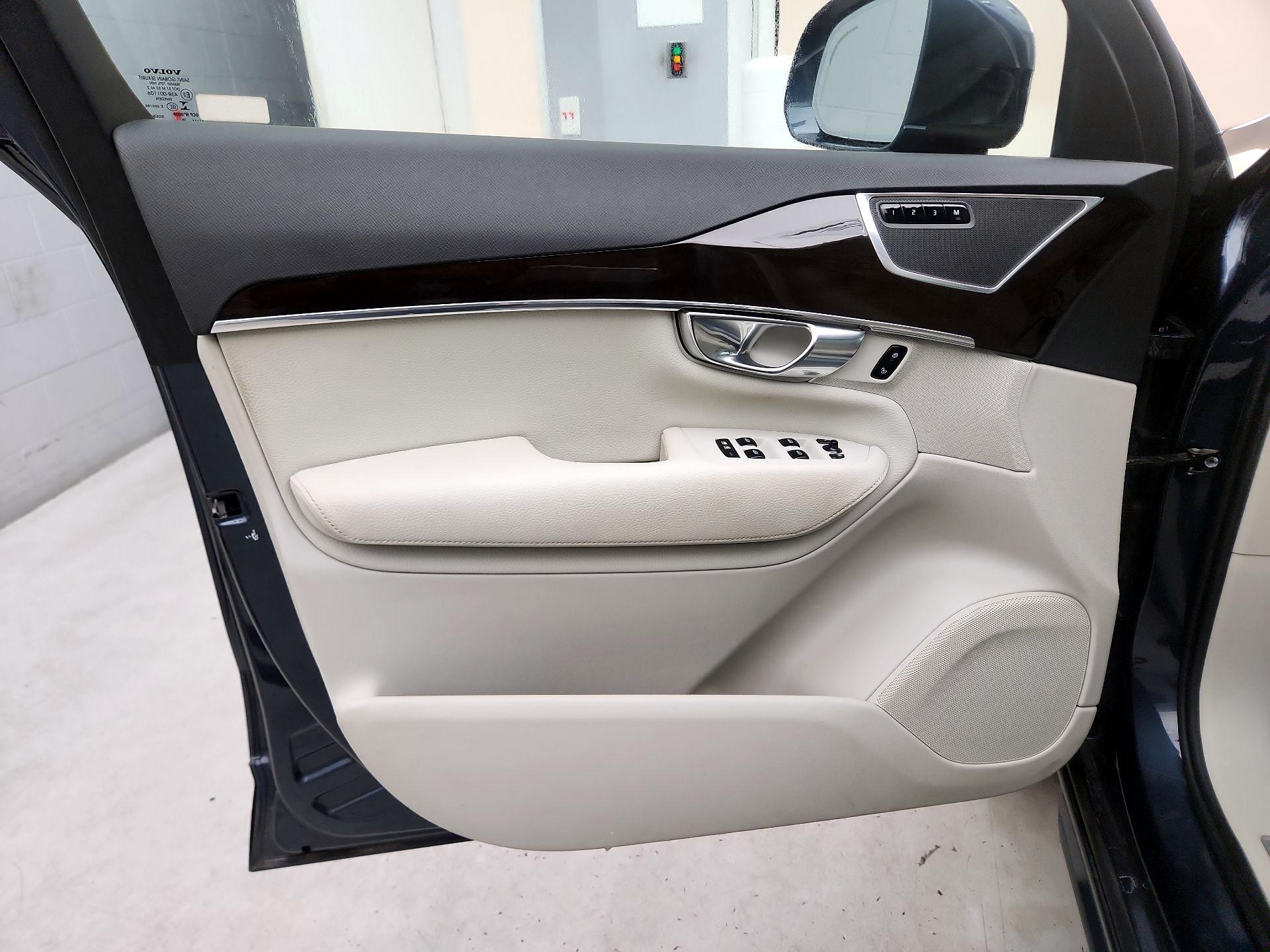Thumbnail: 2018 Volvo XC90 - 12