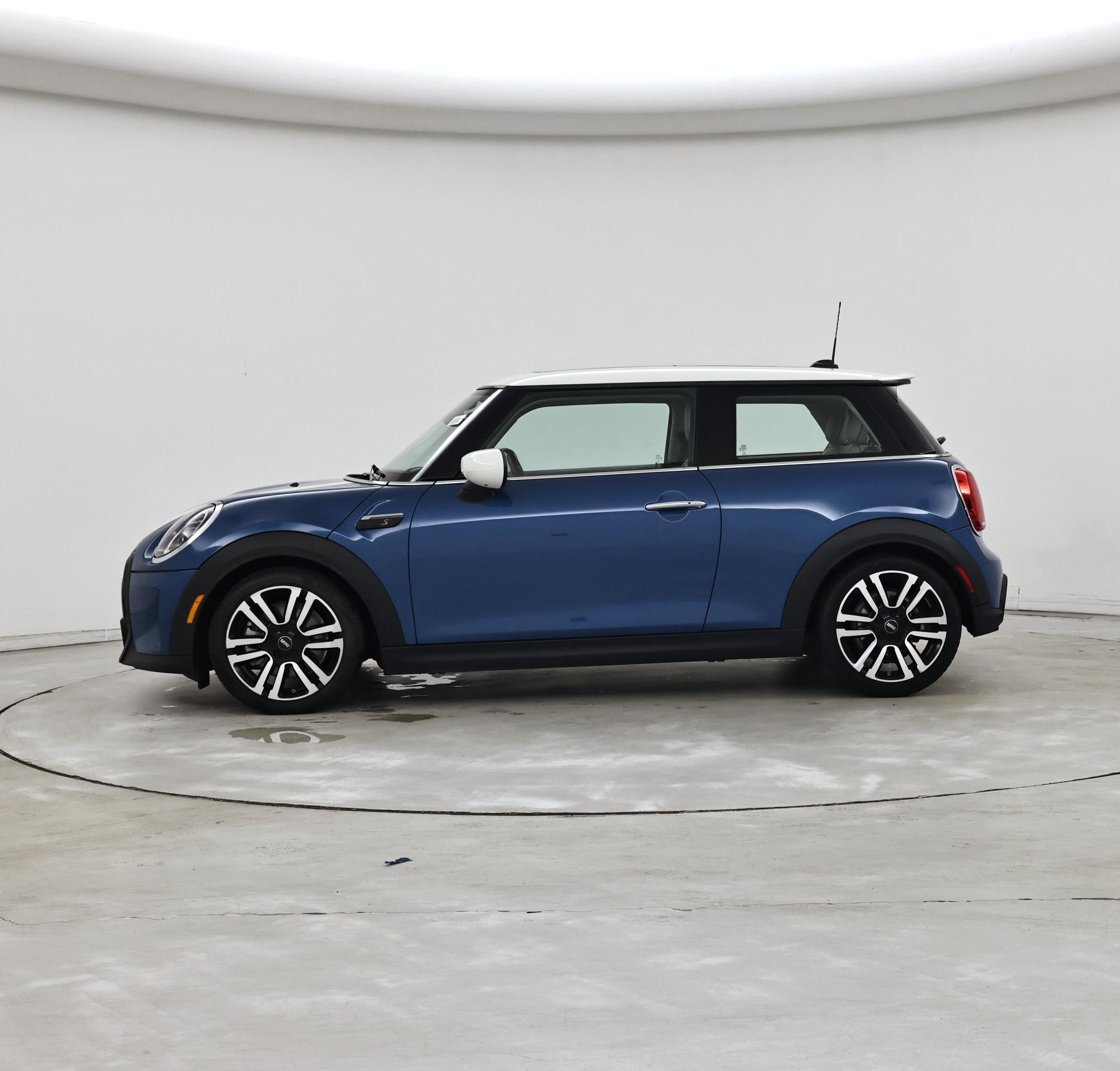 Thumbnail: 2022 MINI Cooper Hardtop - 3