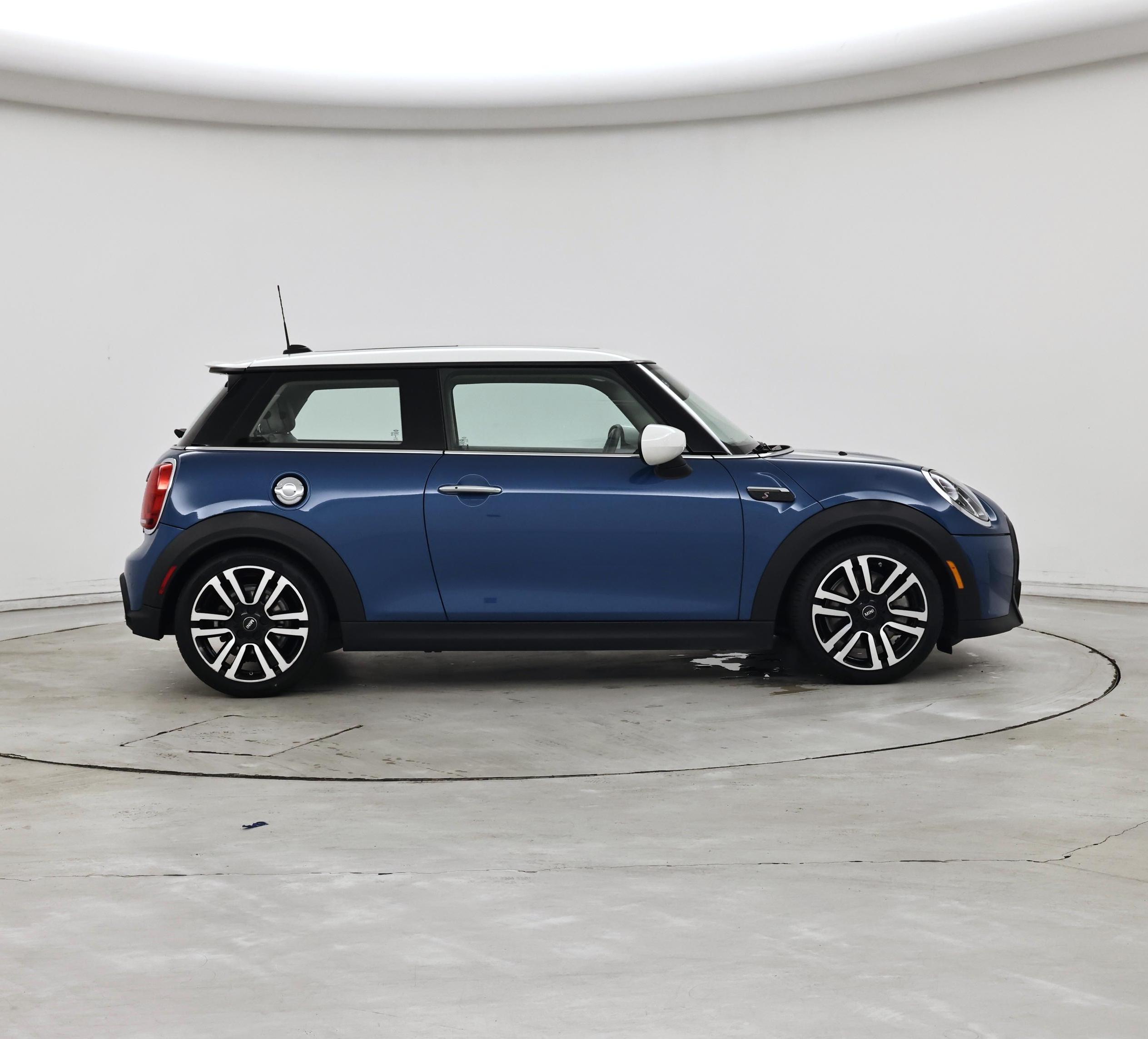 Thumbnail: 2022 MINI Cooper Hardtop - 7