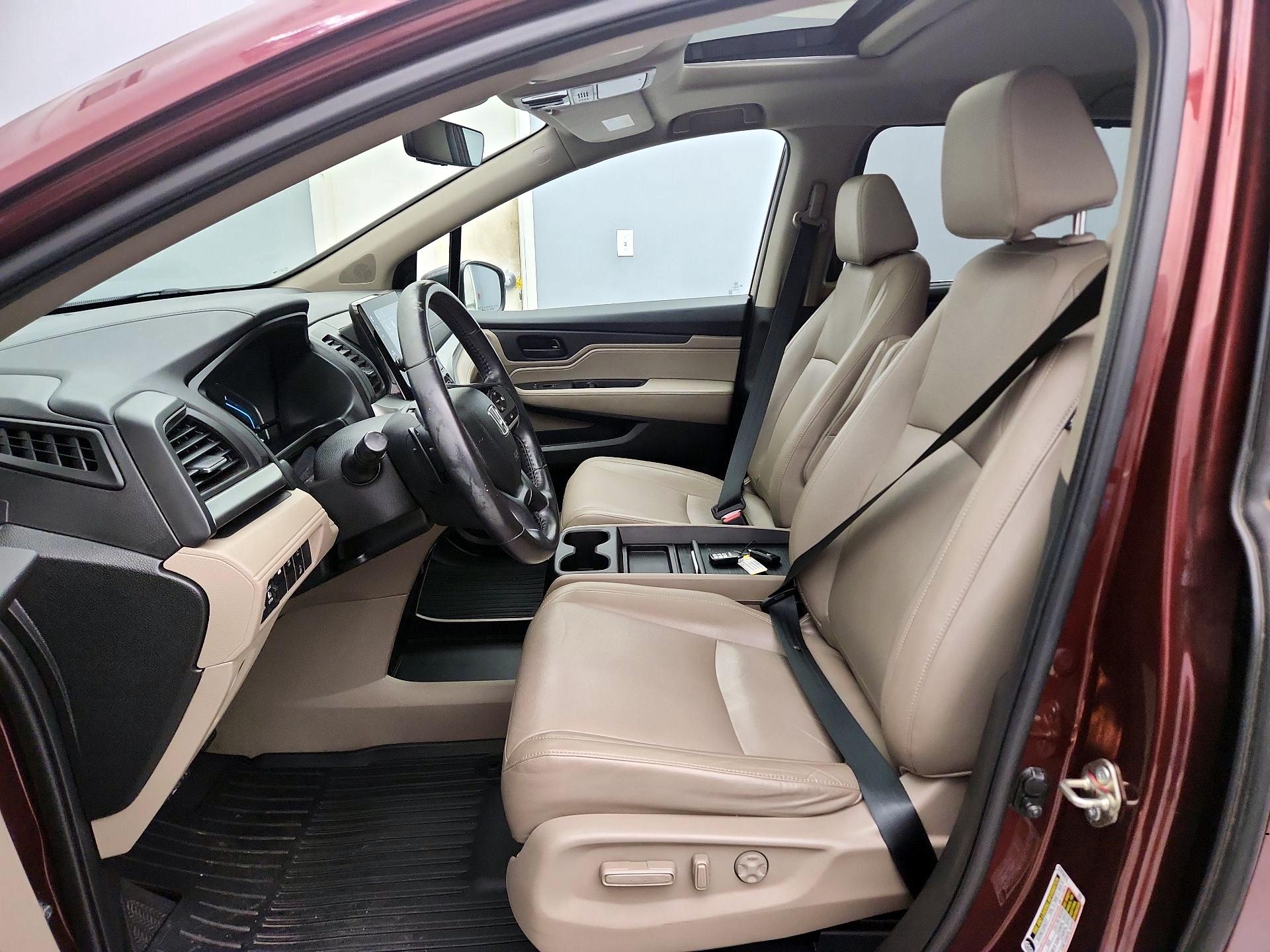 Thumbnail: 2019 Honda Odyssey - 11