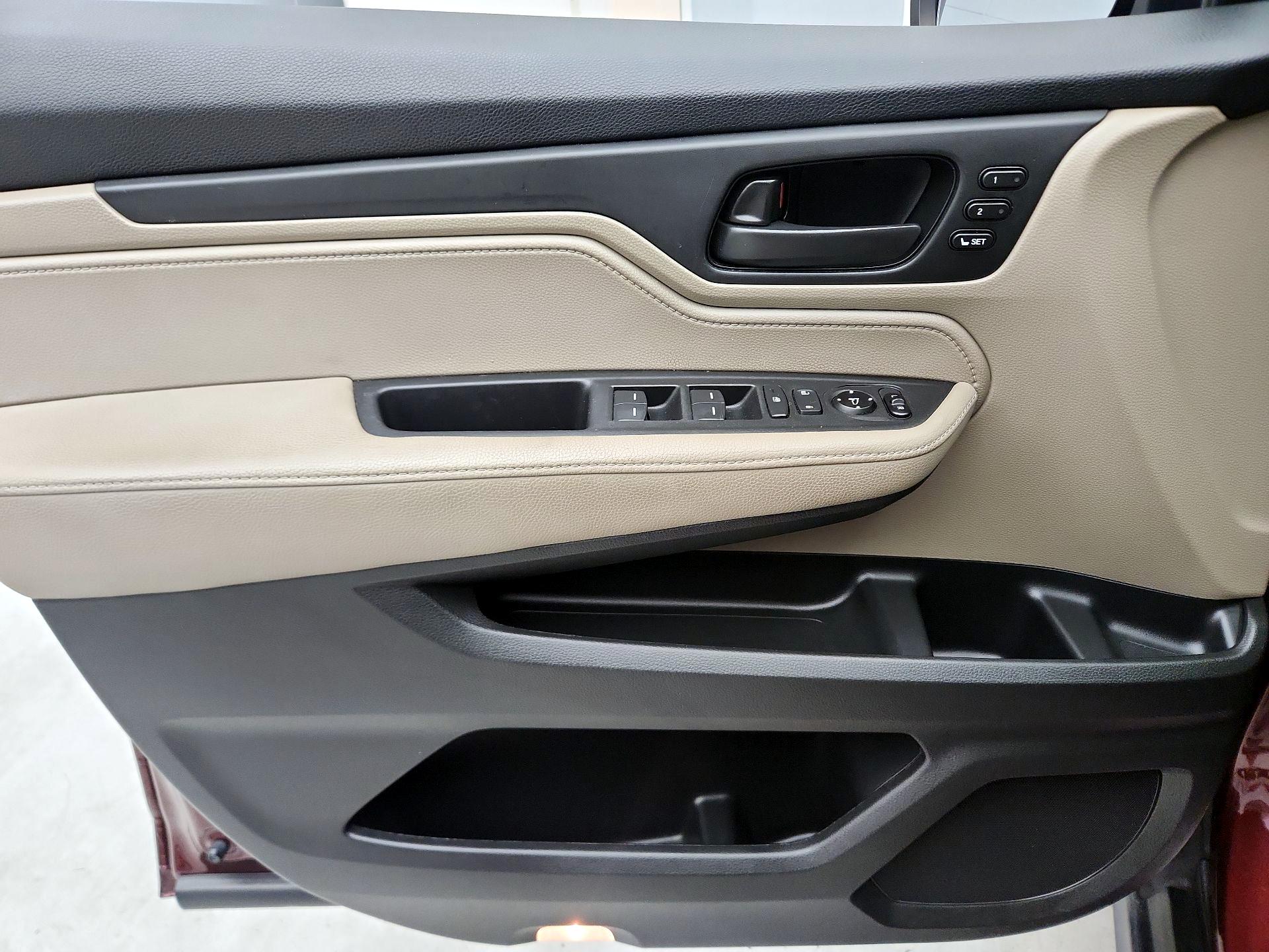 Thumbnail: 2019 Honda Odyssey - 12