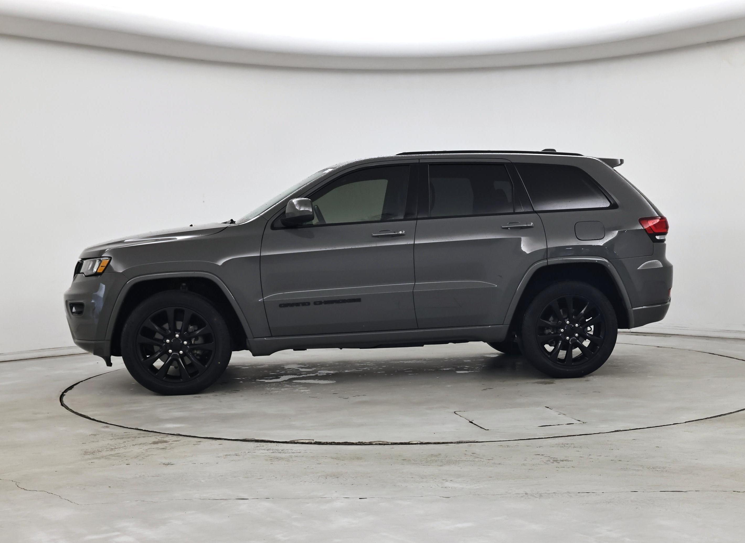Thumbnail: 2019 Jeep Grand Cherokee - 3