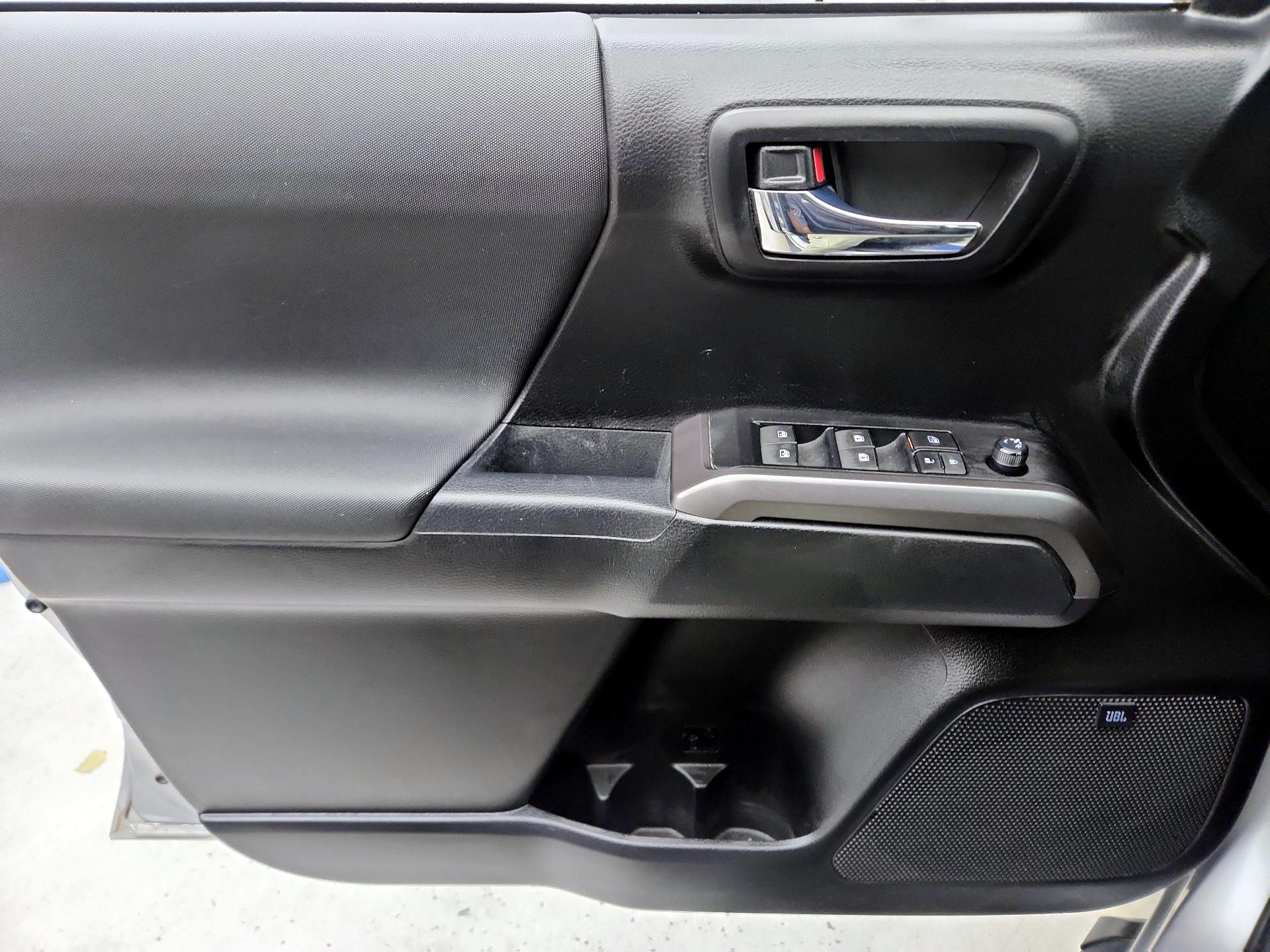 Thumbnail: 2021 Toyota Tacoma - 12