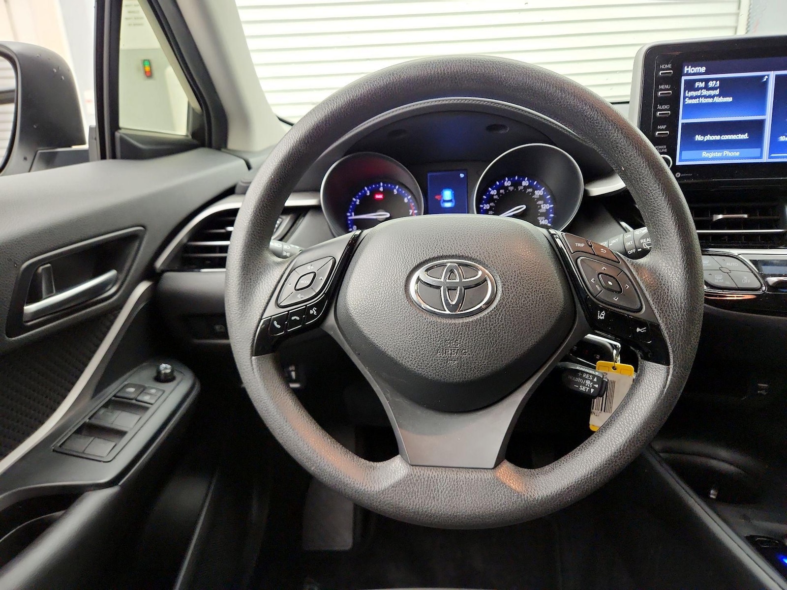 2020 Toyota C-HR LE - Photo 11