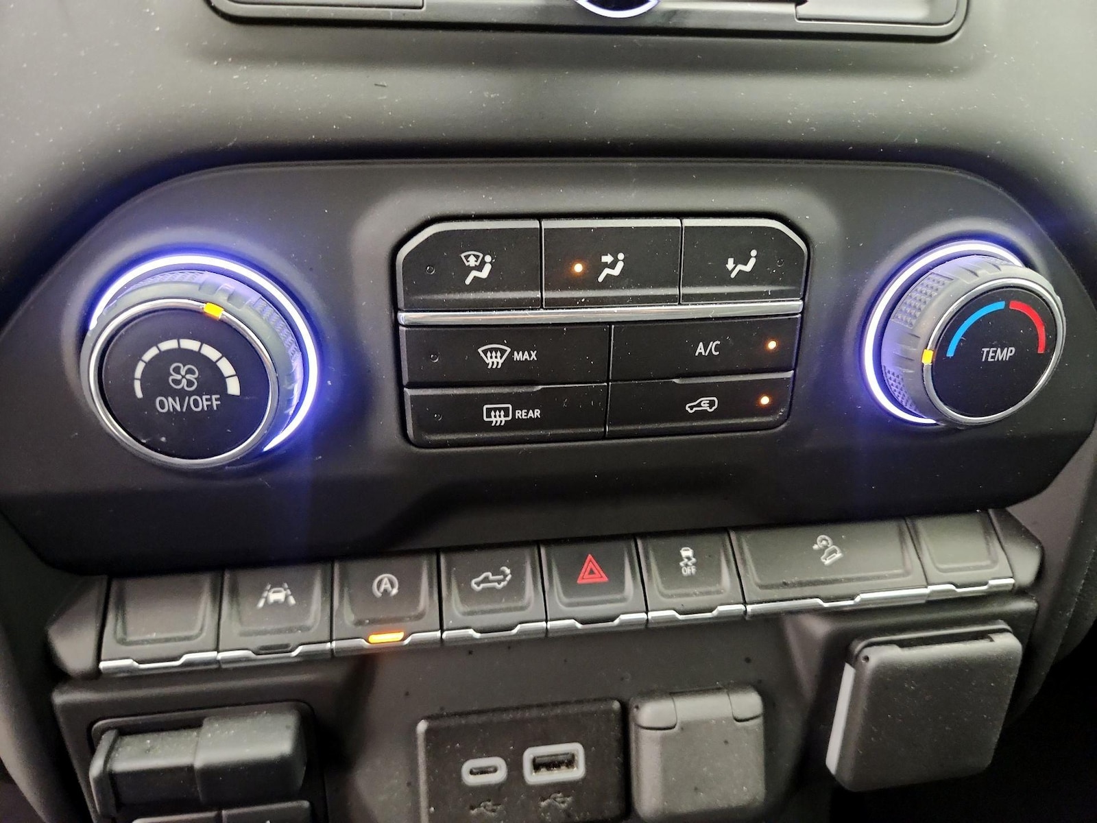 2024 Chevrolet Silverado 1500 Custom - Photo 17