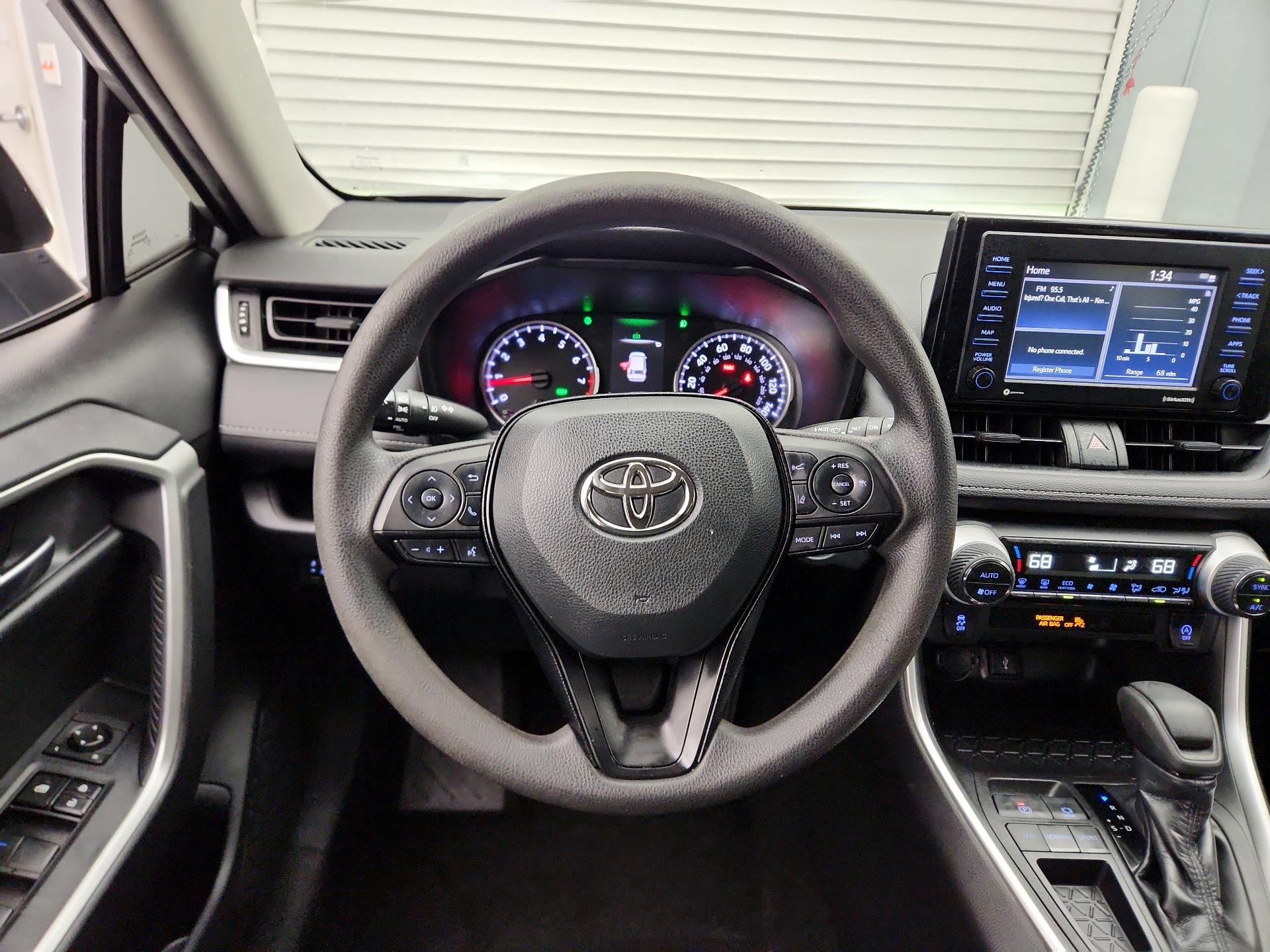 Thumbnail: 2020 Toyota RAV4 - 10