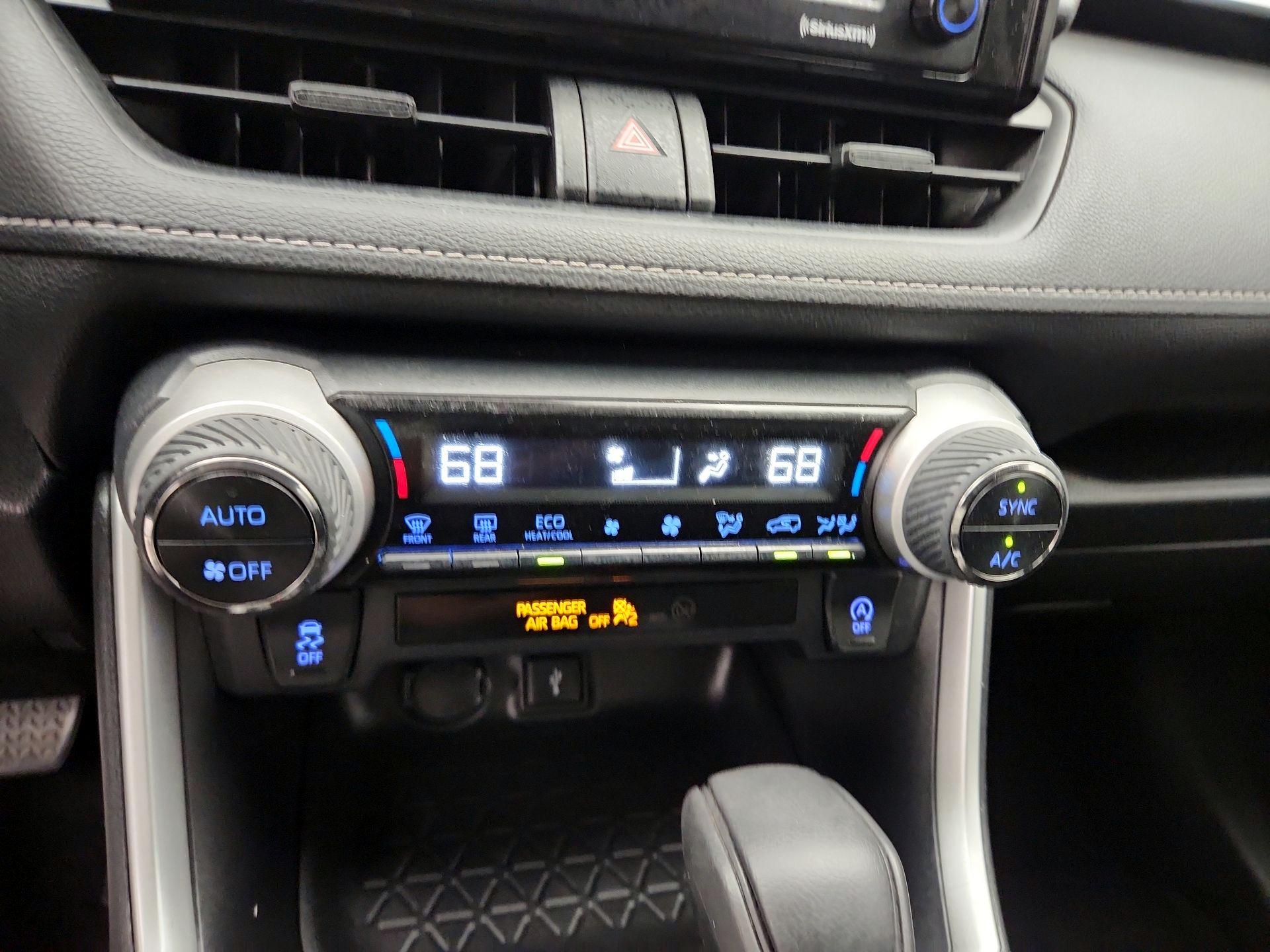 Thumbnail: 2020 Toyota RAV4 - 16