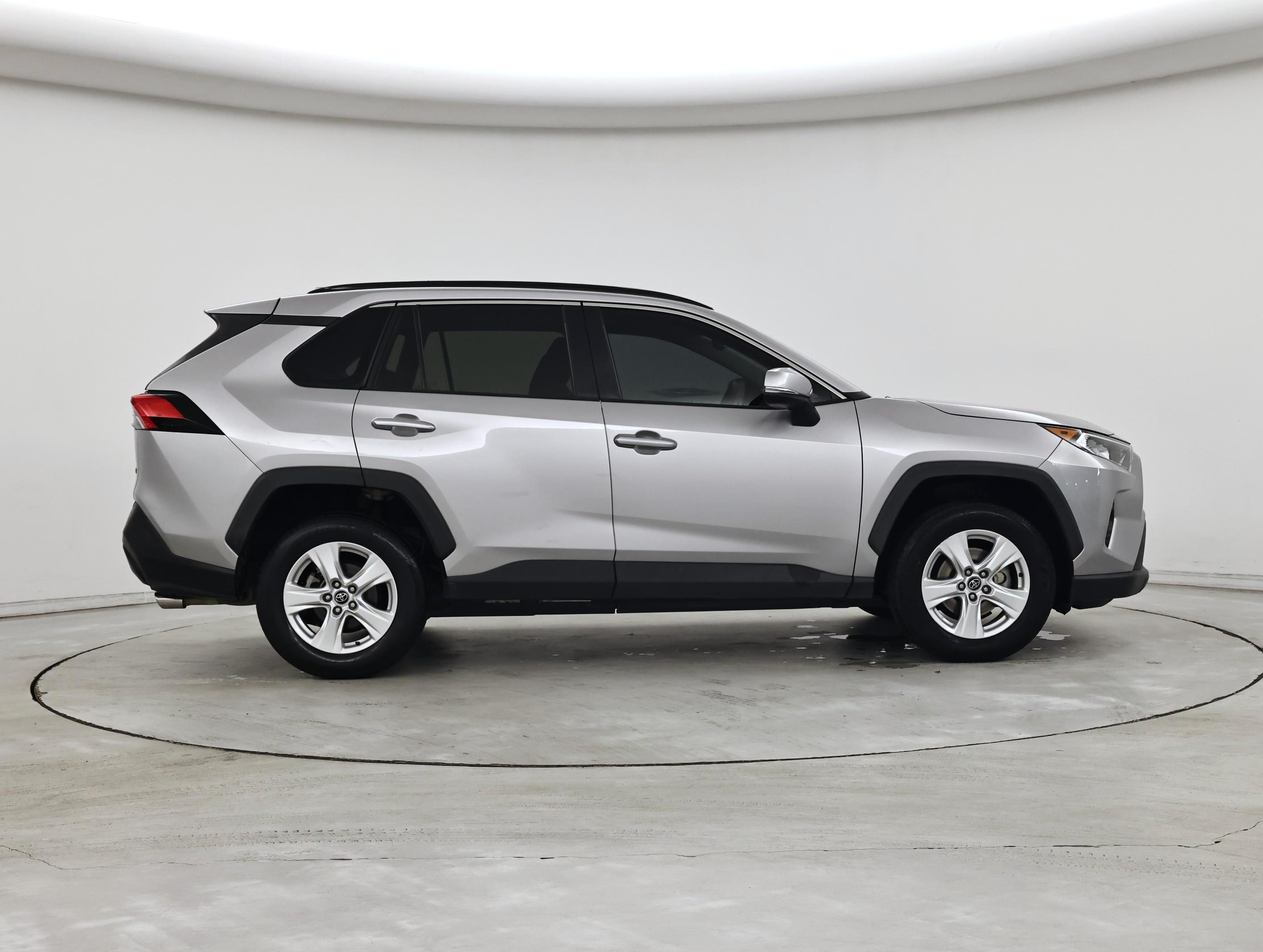 Thumbnail: 2020 Toyota RAV4 - 7
