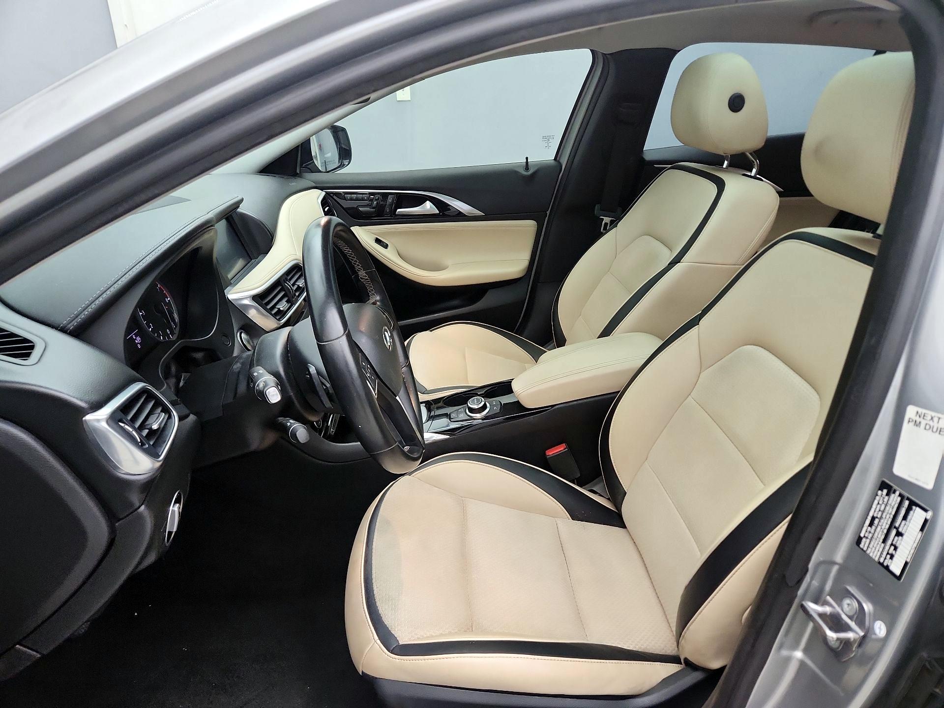 Thumbnail: 2019 INFINITI QX30 - 11