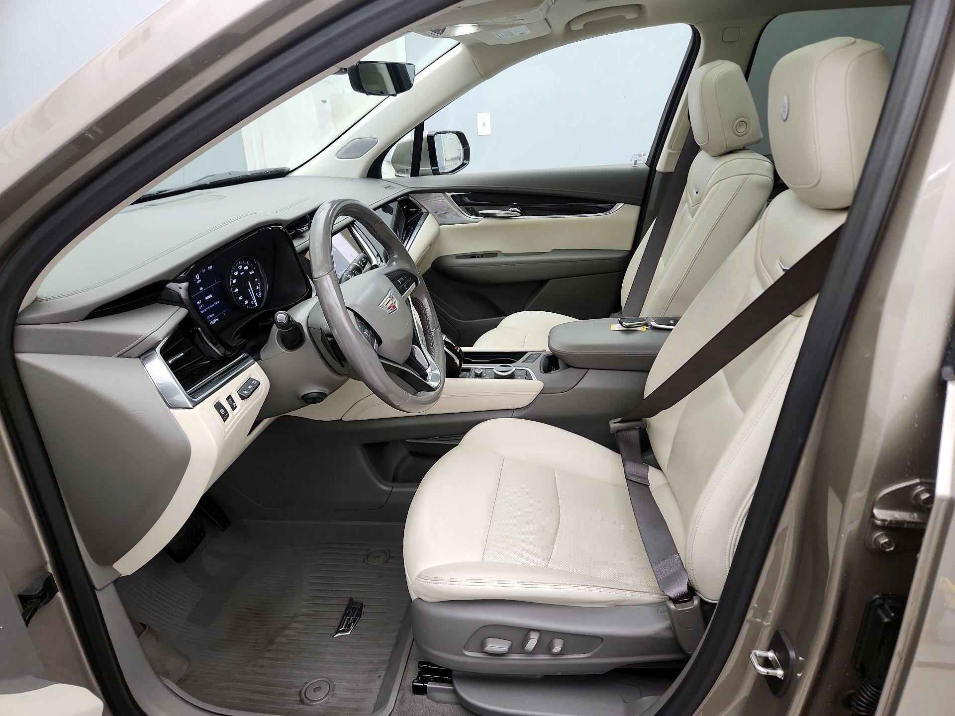Thumbnail: 2023 Cadillac XT6 - 11