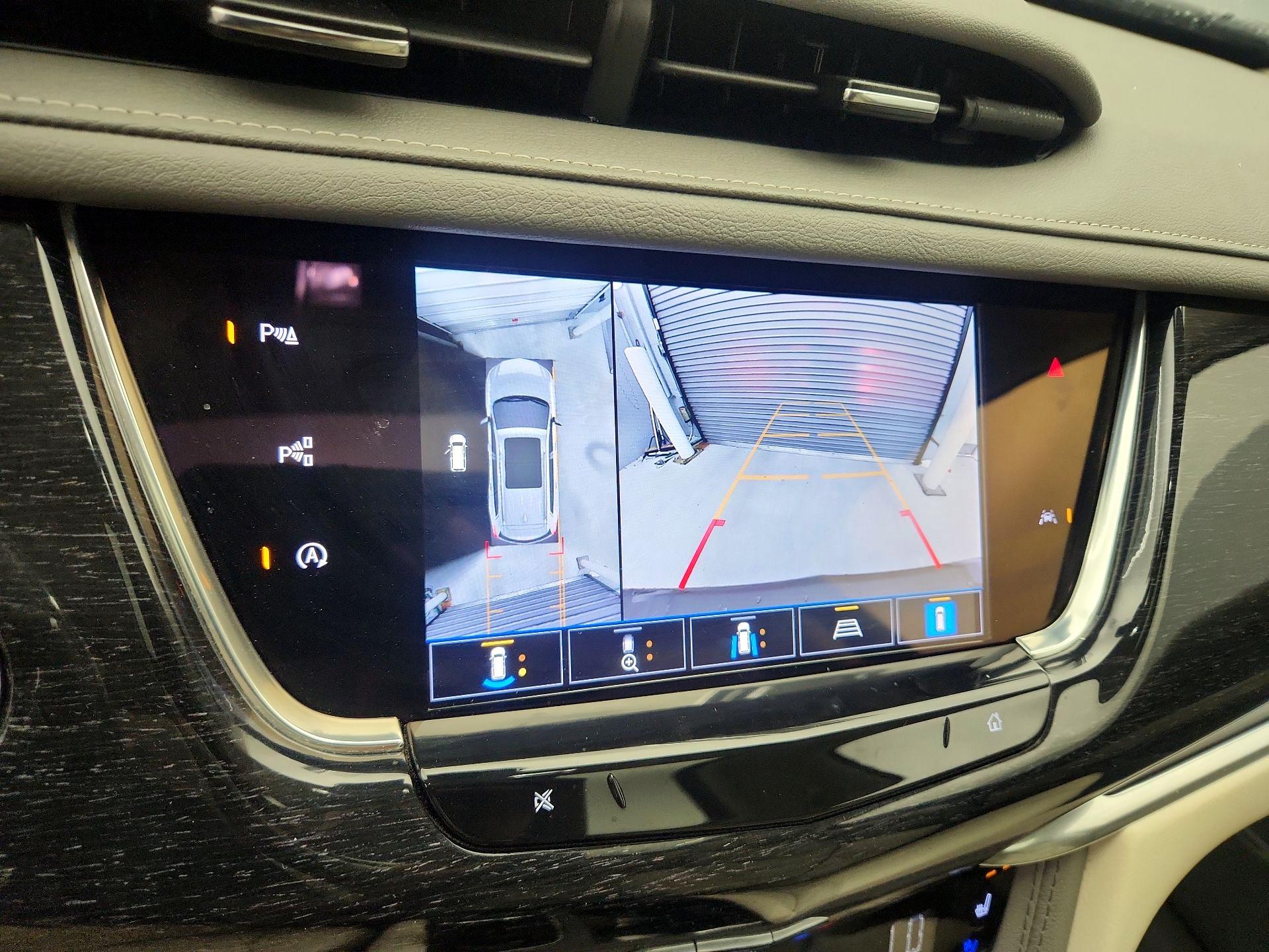 Thumbnail: 2023 Cadillac XT6 - 15