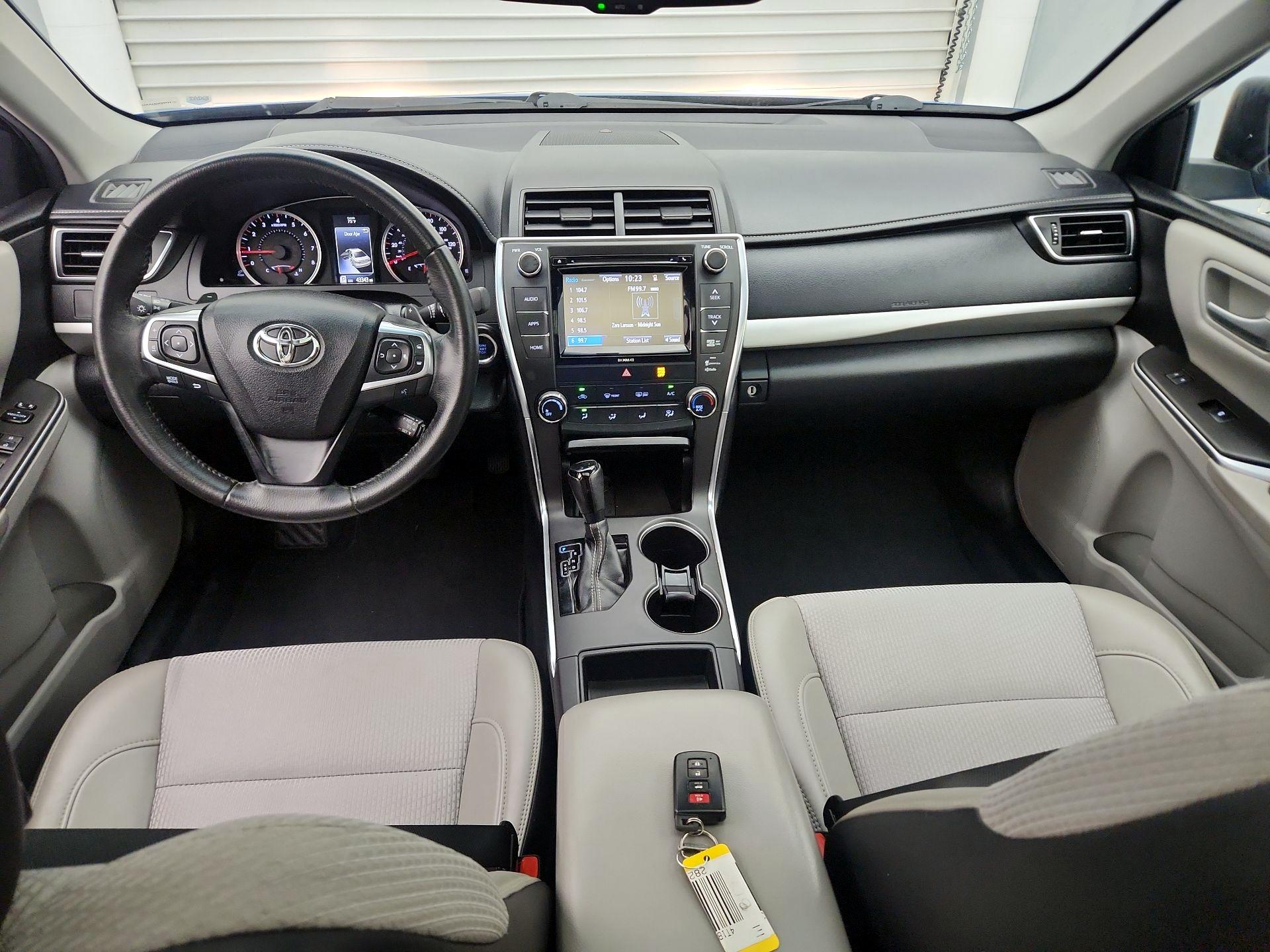 Thumbnail: 2017 Toyota Camry - 9