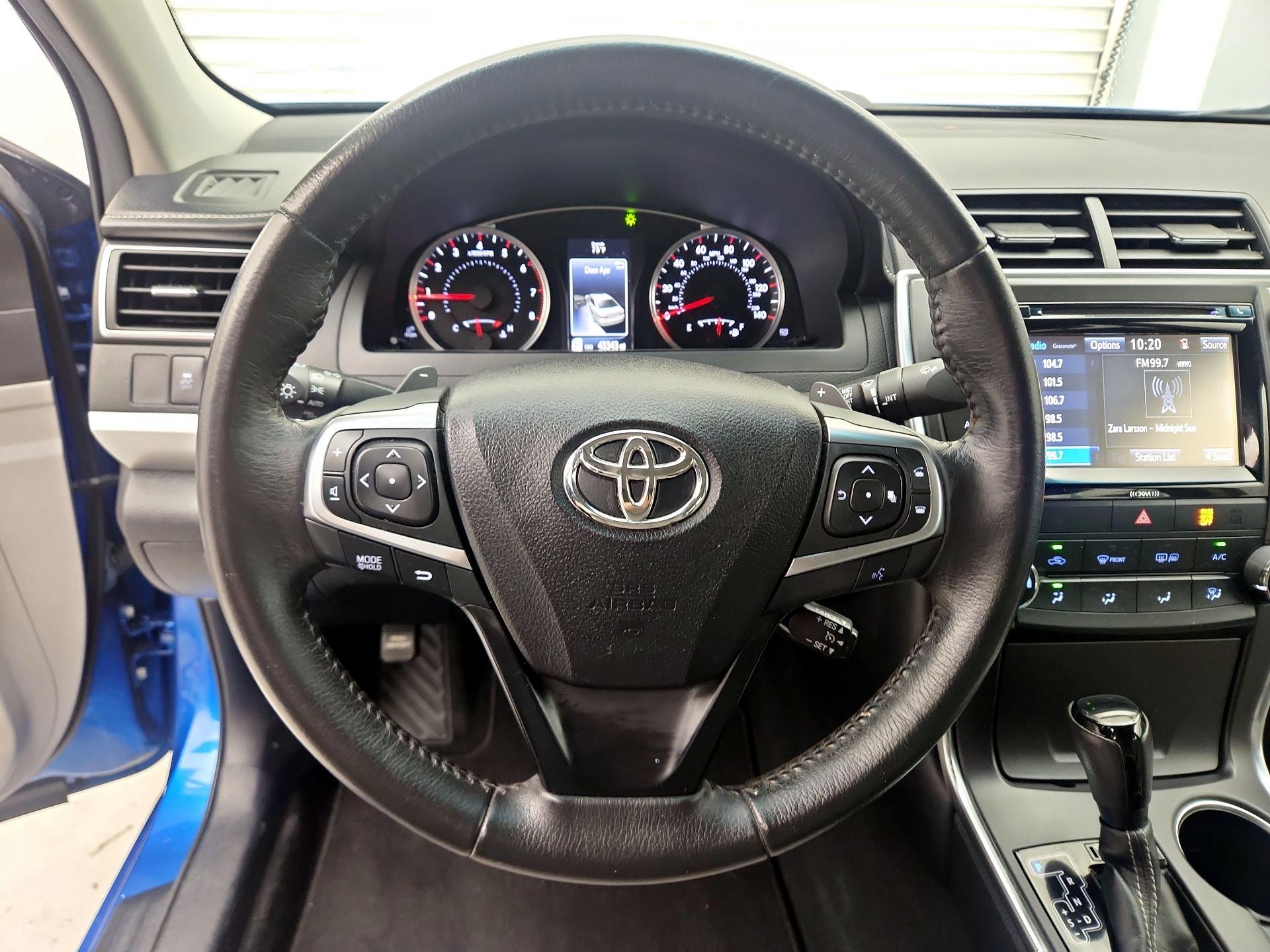 Thumbnail: 2017 Toyota Camry - 10