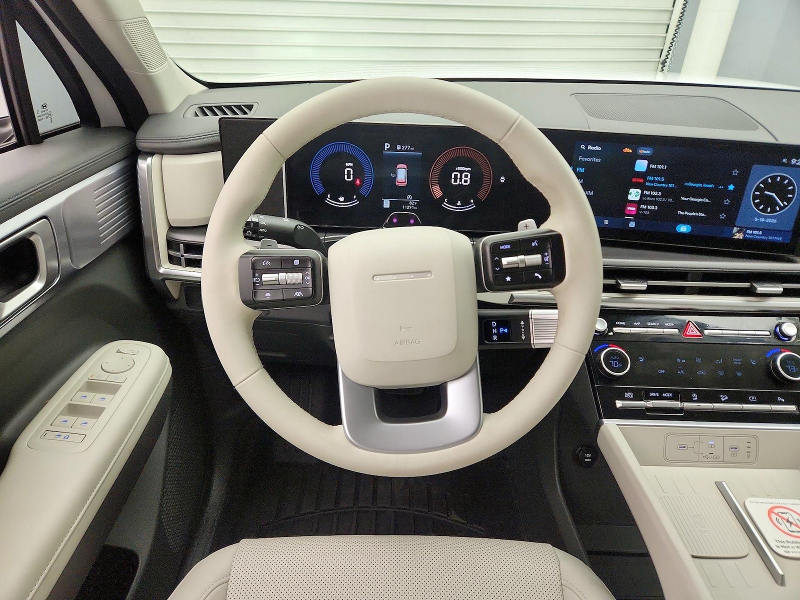 2025 Hyundai Santa Fe SEL - Photo 11