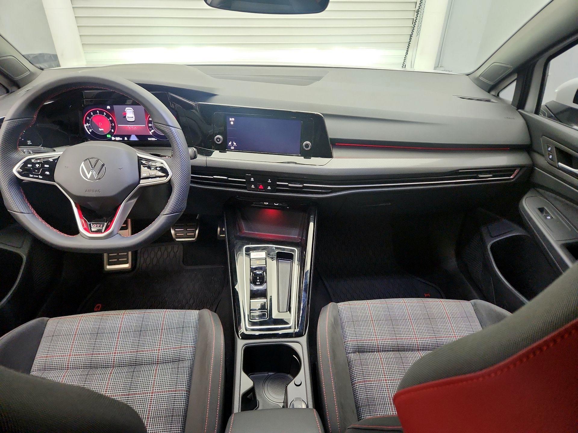 Thumbnail: 2023 Volkswagen Golf - 9
