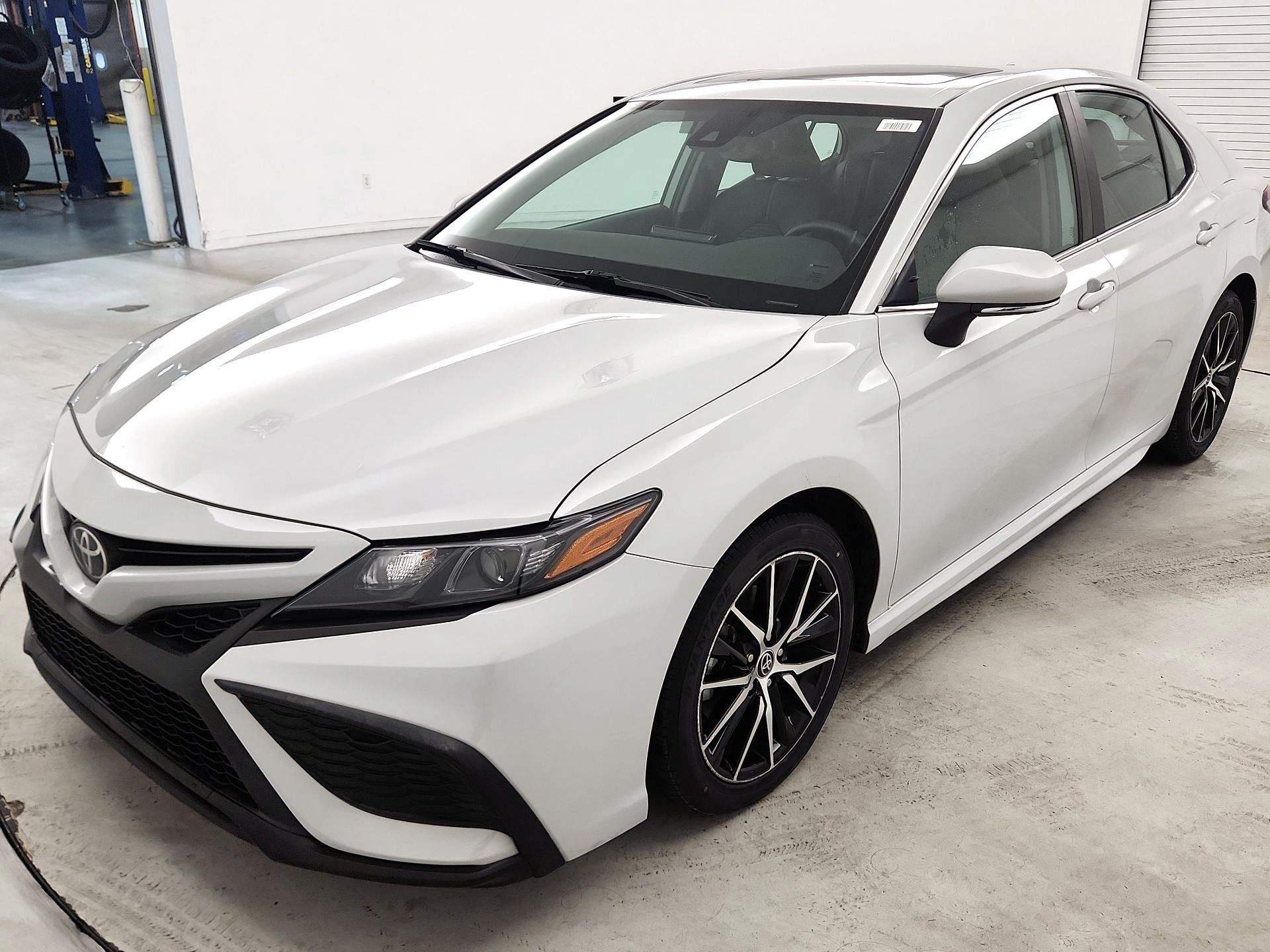 Thumbnail: 2022 Toyota Camry - 3