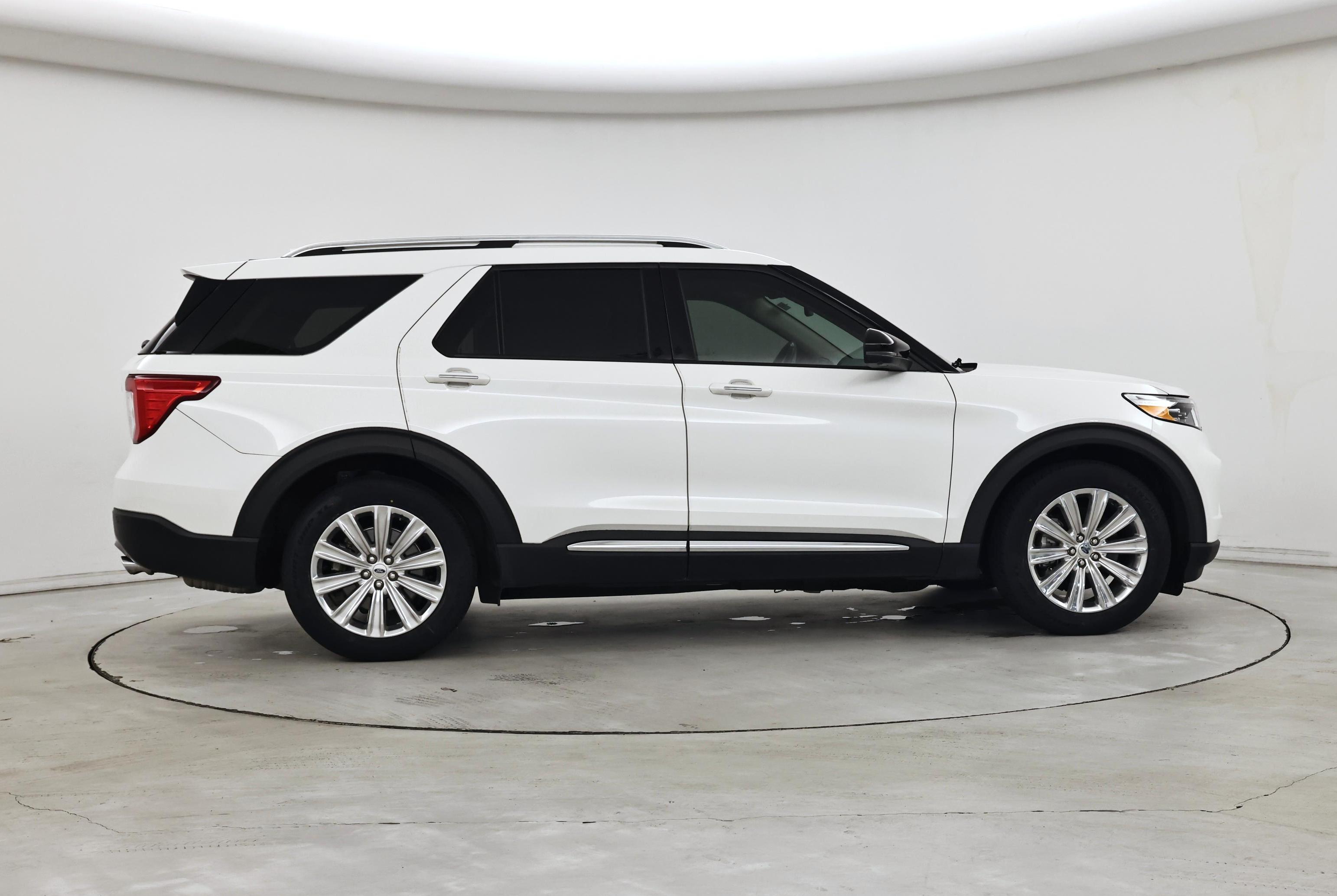 Thumbnail: 2021 Ford Explorer - 7