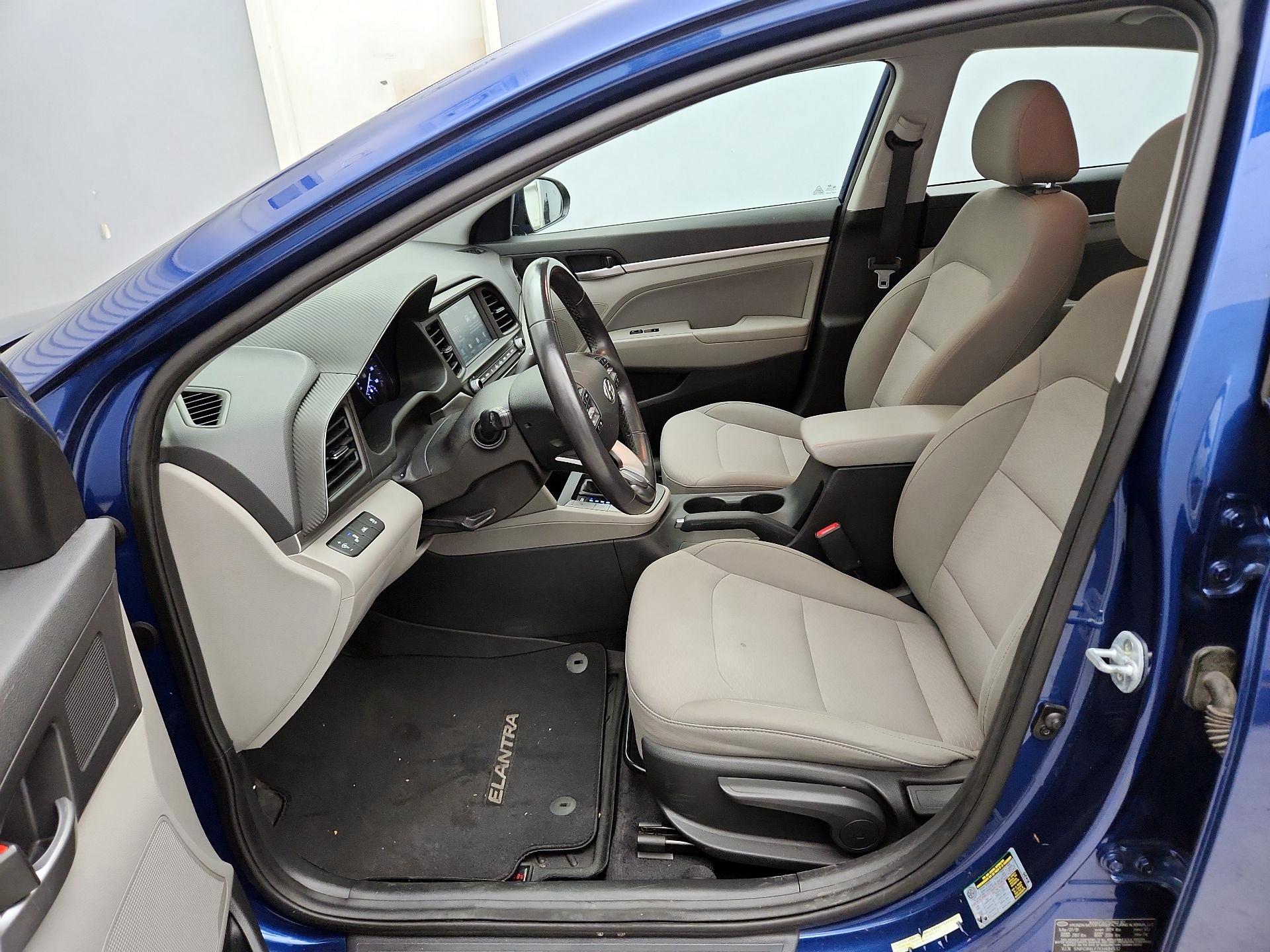 Thumbnail: 2019 Hyundai Elantra - 11