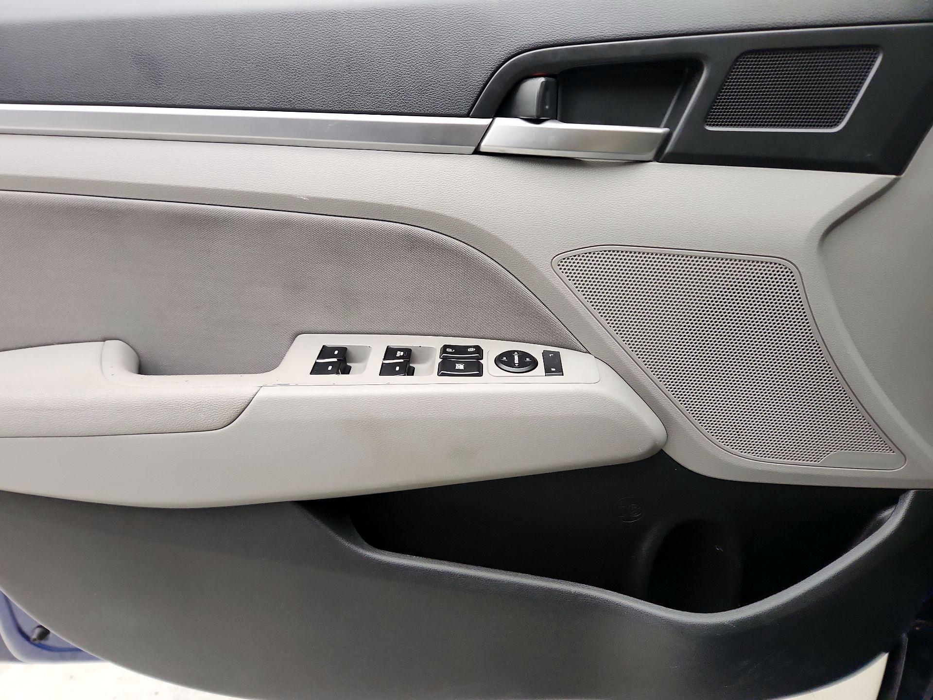Thumbnail: 2019 Hyundai Elantra - 12