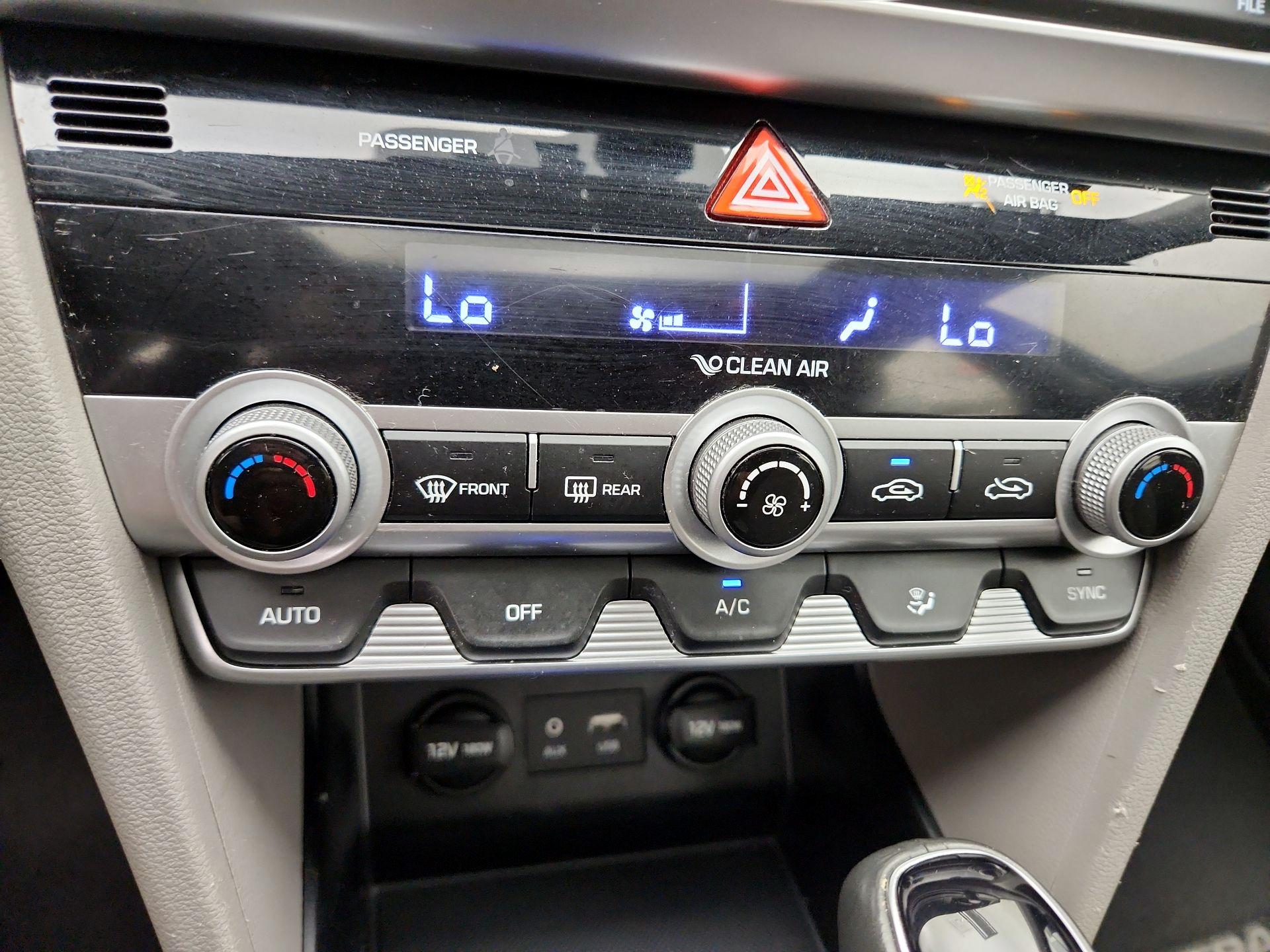 Thumbnail: 2019 Hyundai Elantra - 16