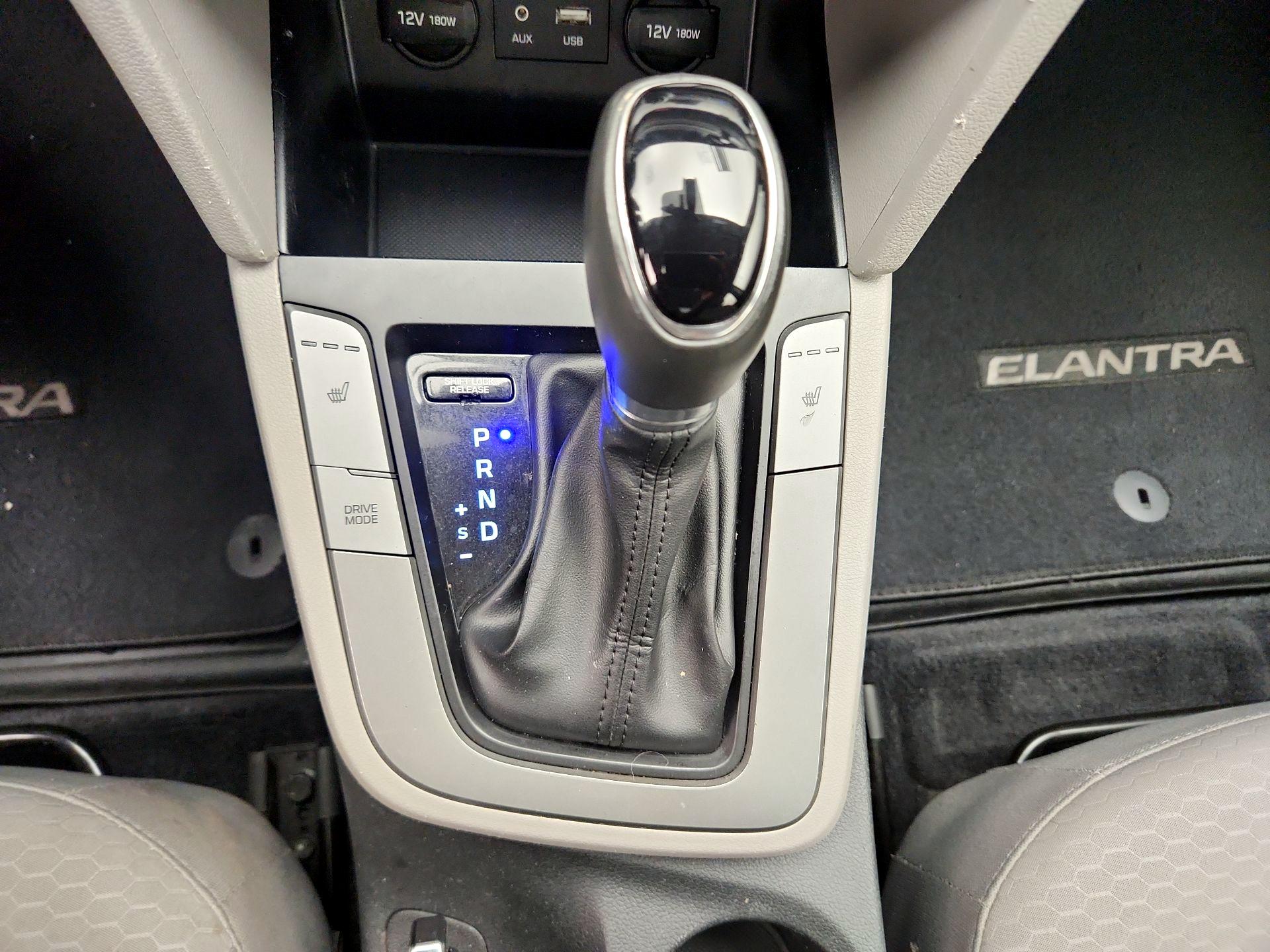 Thumbnail: 2019 Hyundai Elantra - 17