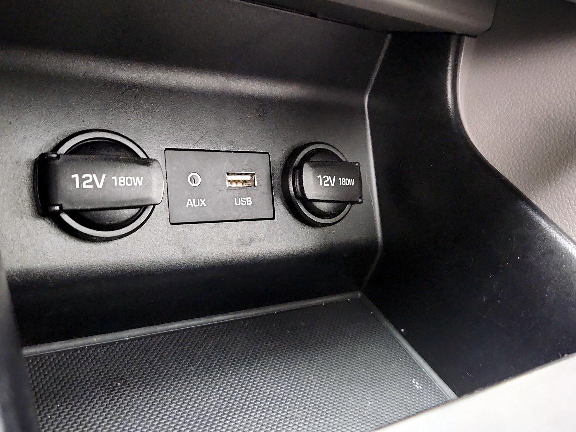 Thumbnail: 2019 Hyundai Elantra - 18