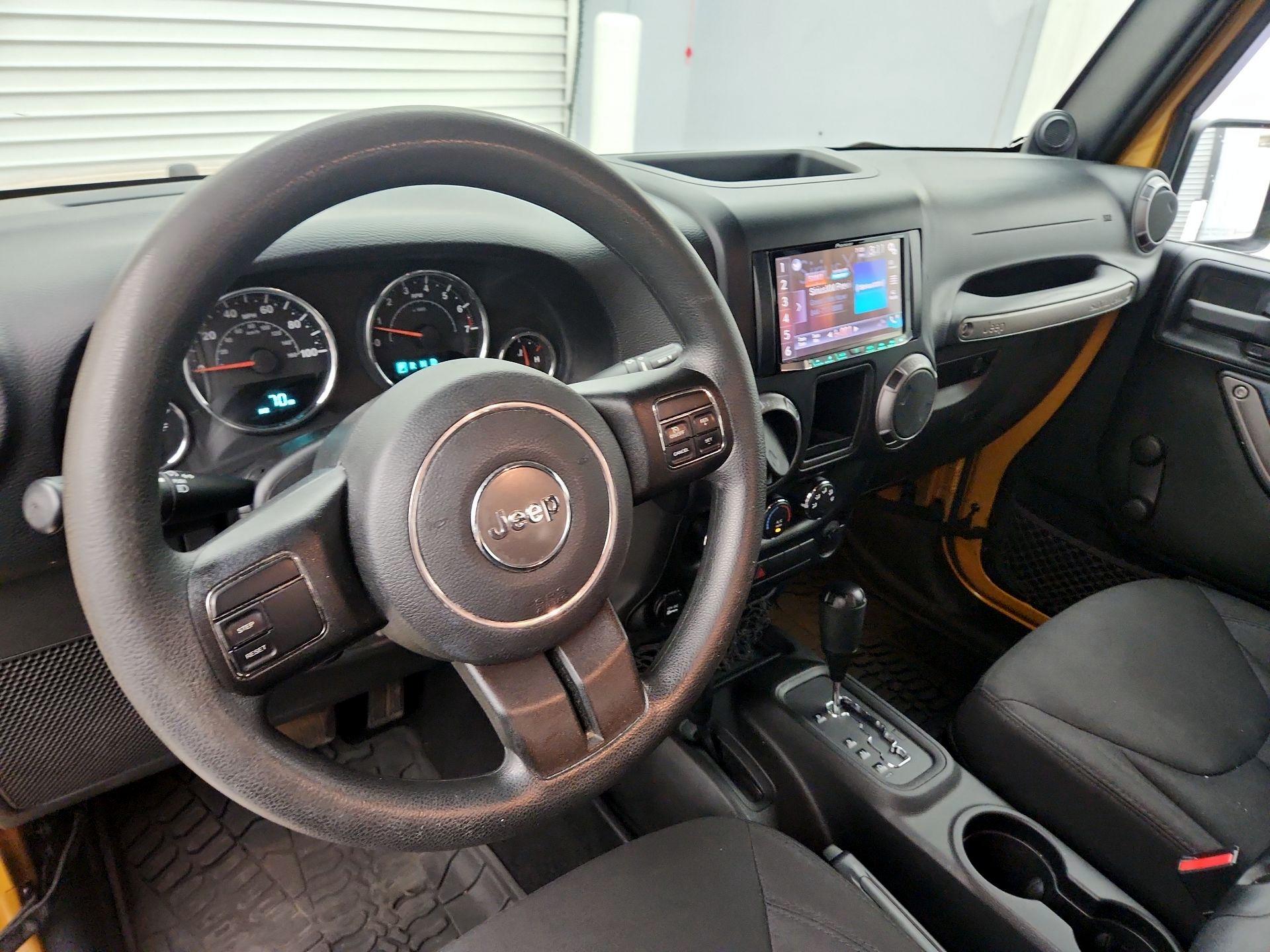 Thumbnail: 2014 Jeep Wrangler - 9