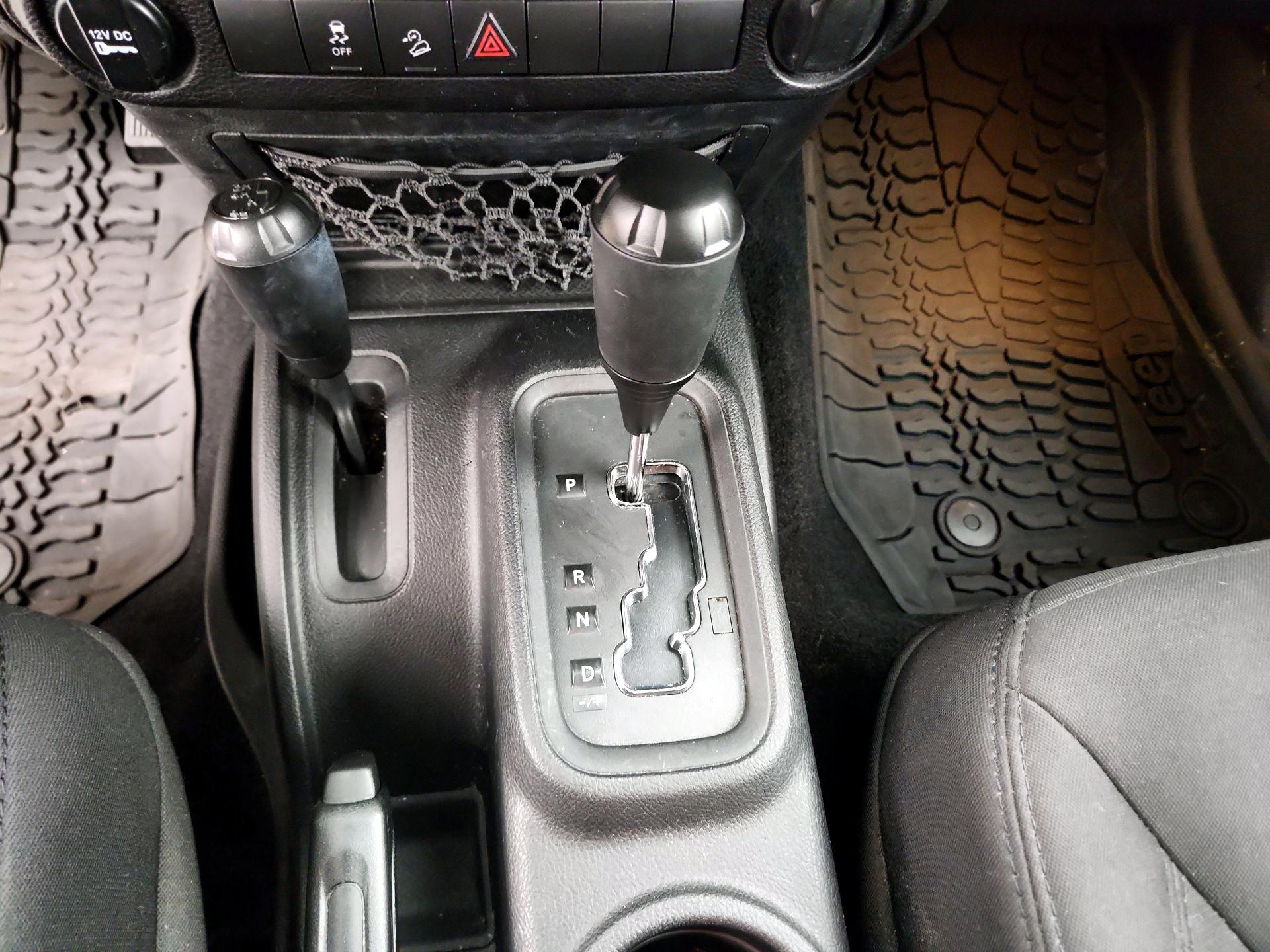 Thumbnail: 2014 Jeep Wrangler - 15
