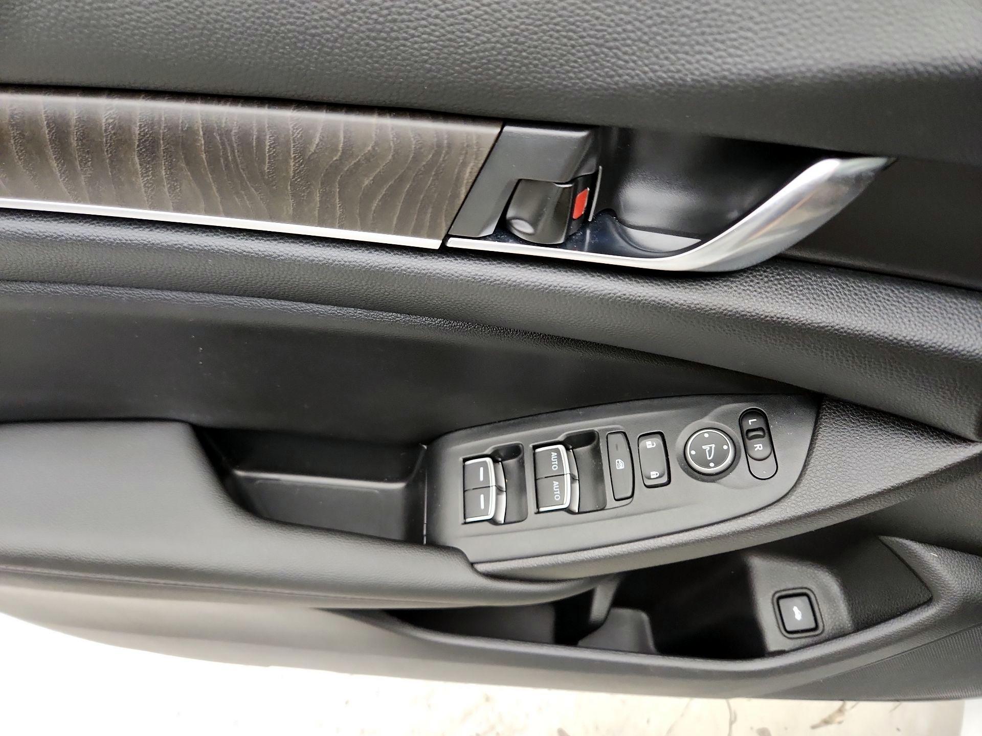 Thumbnail: 2019 Honda Accord - 12