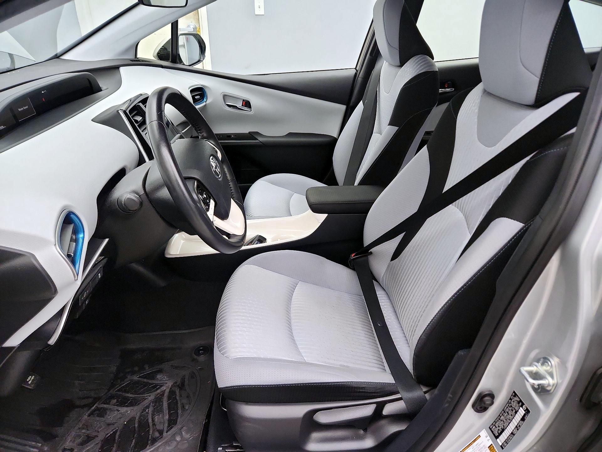 Thumbnail: 2018 Toyota Prius Prime - 11