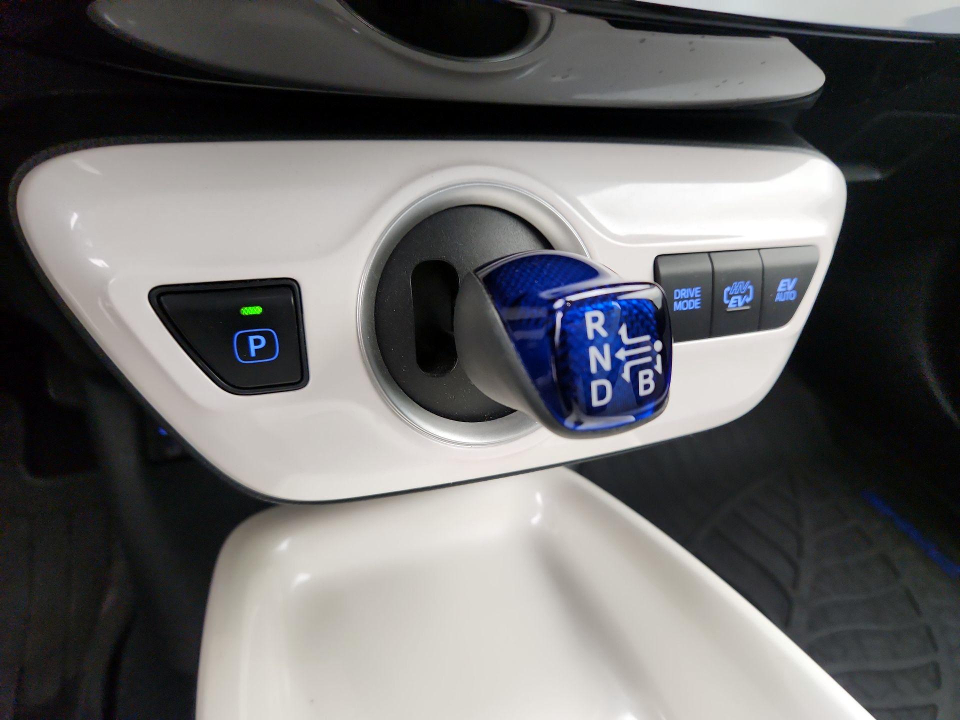 Thumbnail: 2018 Toyota Prius Prime - 18
