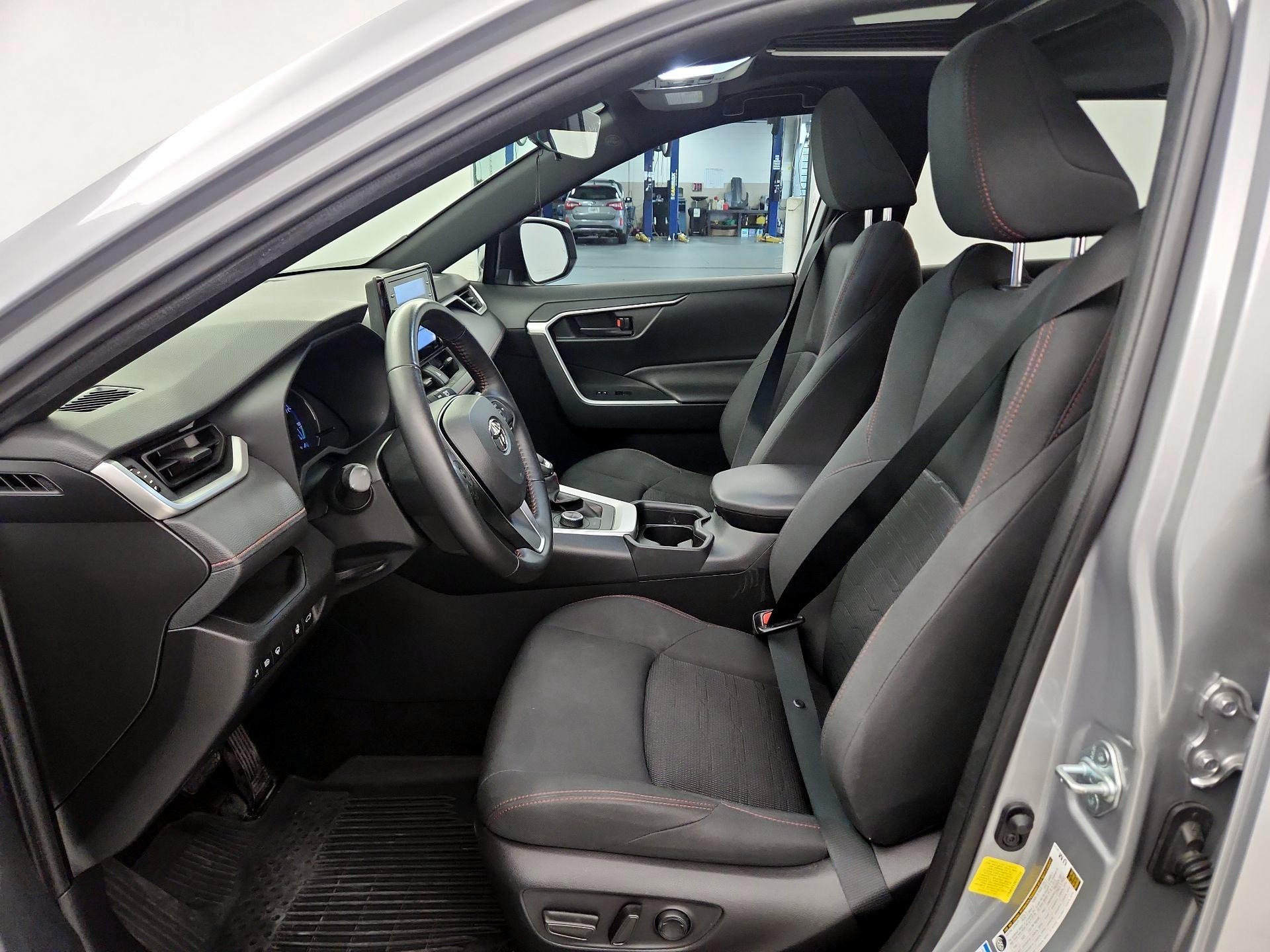Thumbnail: 2021 Toyota RAV4 - 11