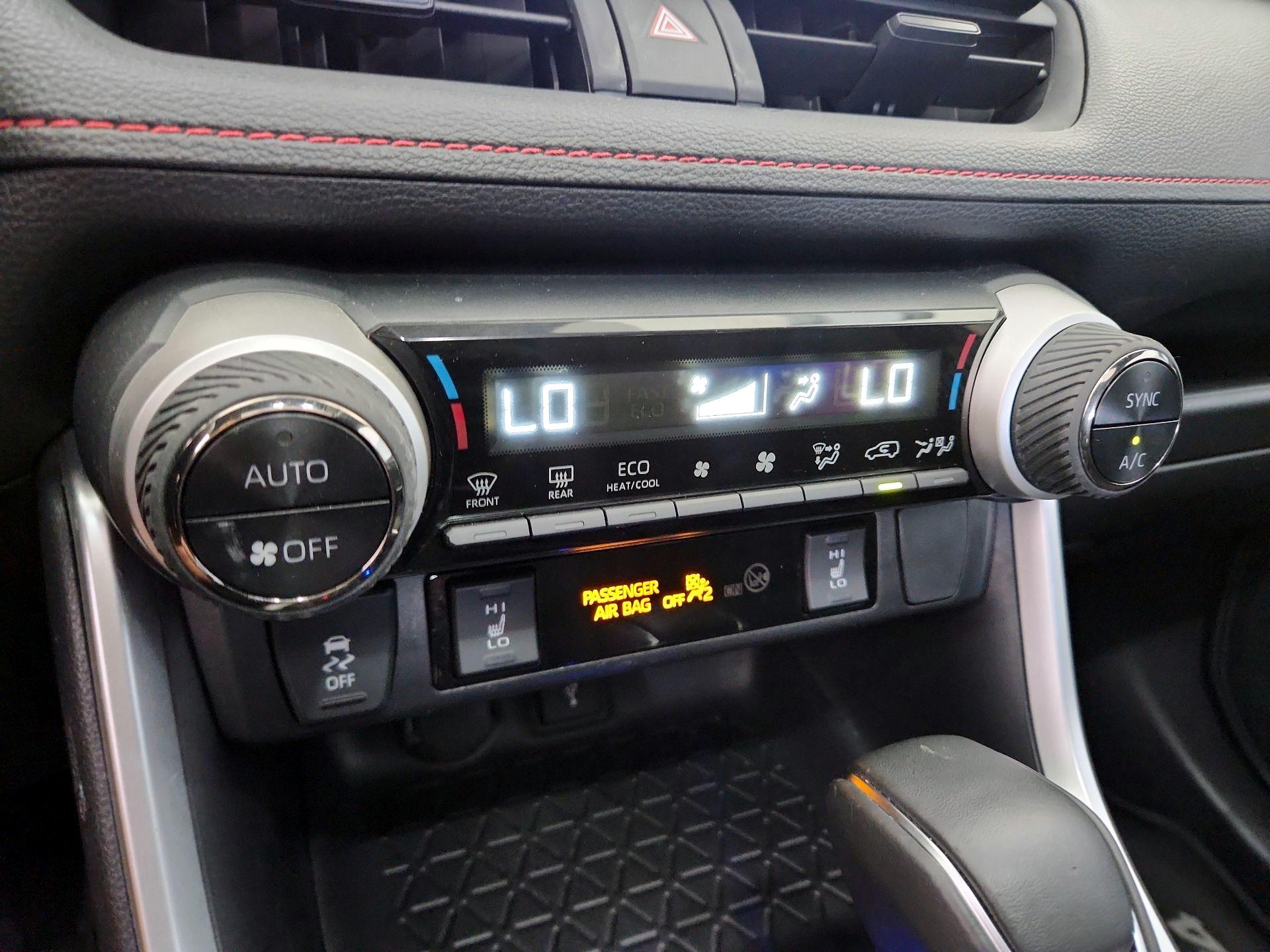 Thumbnail: 2021 Toyota RAV4 - 16
