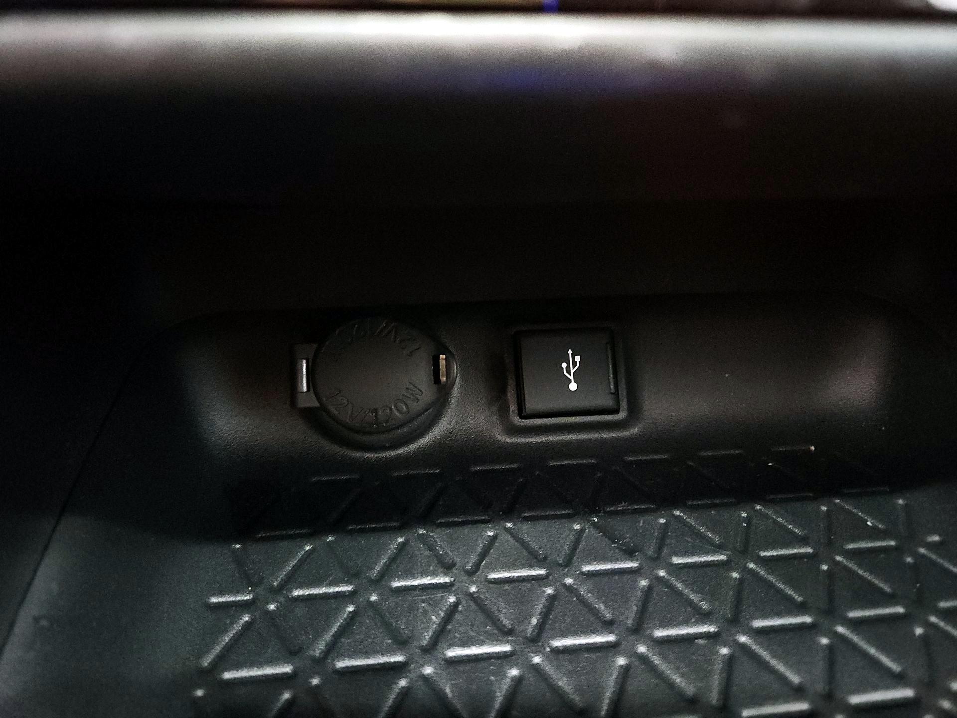 Thumbnail: 2021 Toyota RAV4 - 18