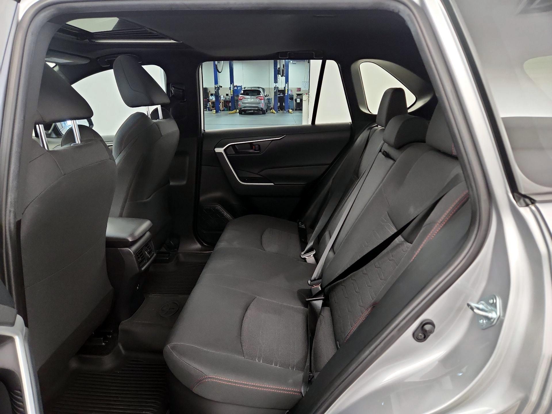 Thumbnail: 2021 Toyota RAV4 - 20
