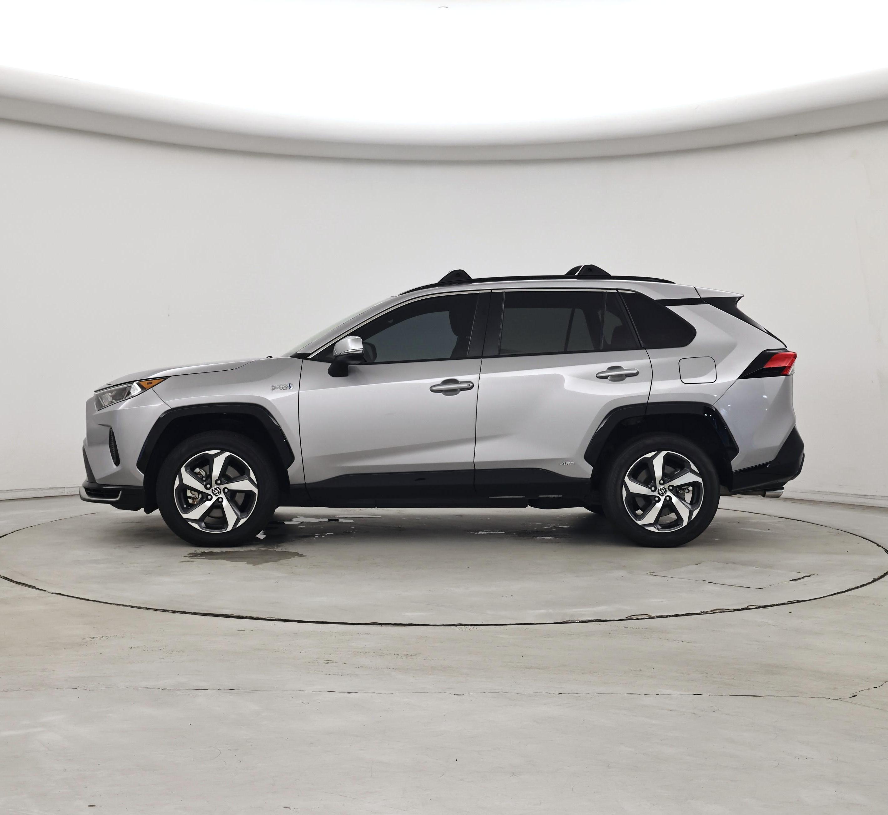 Thumbnail: 2021 Toyota RAV4 - 3