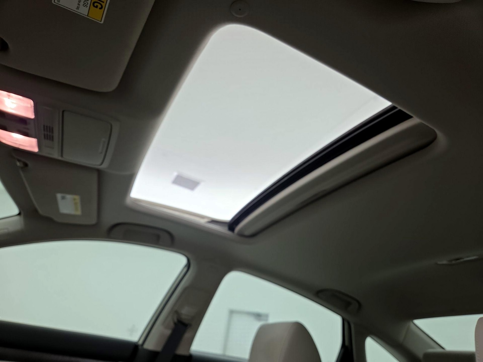 Sunroof(s) & Overhead Airbags