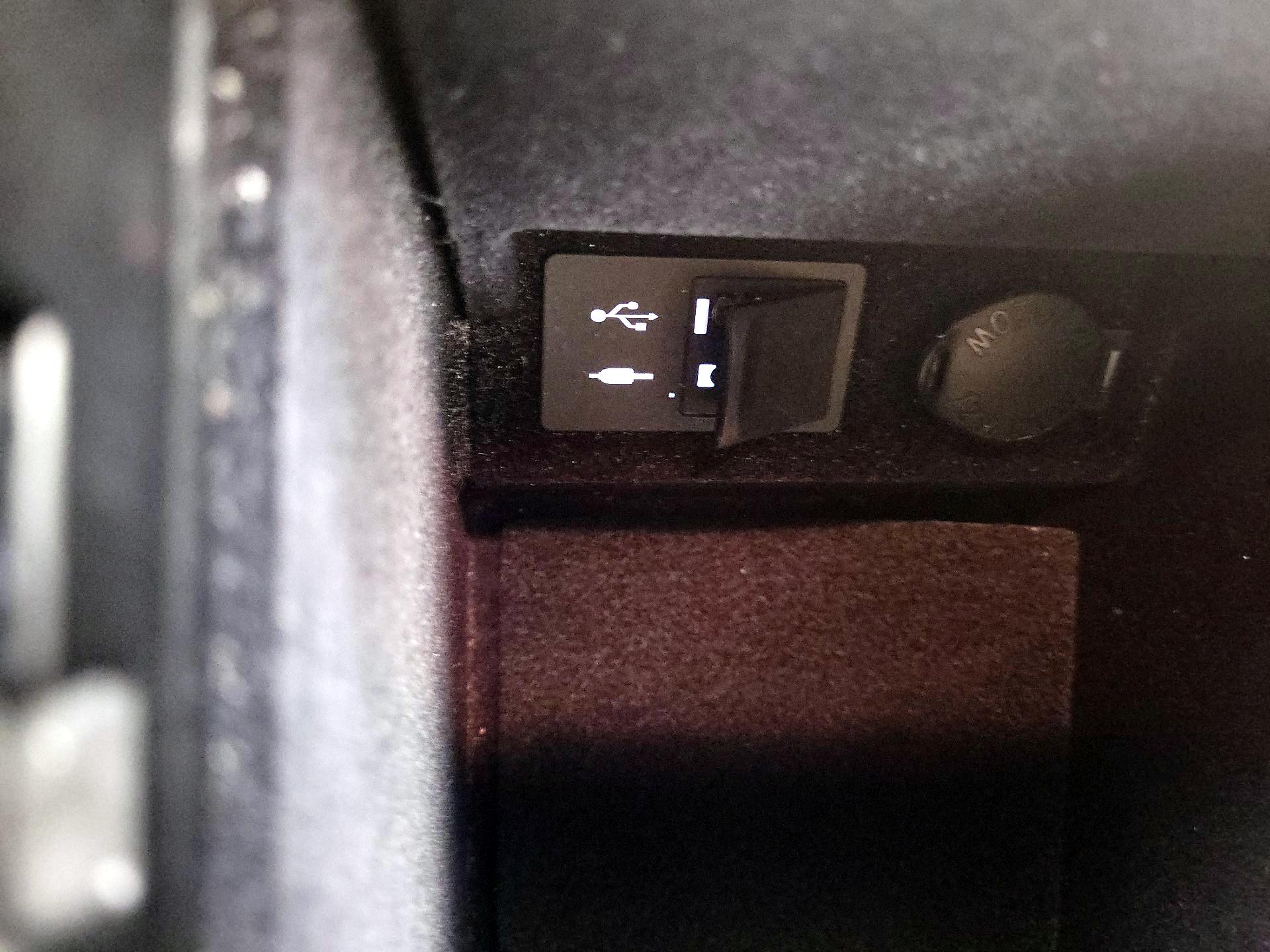 Thumbnail: 2014 Lexus ES - 16