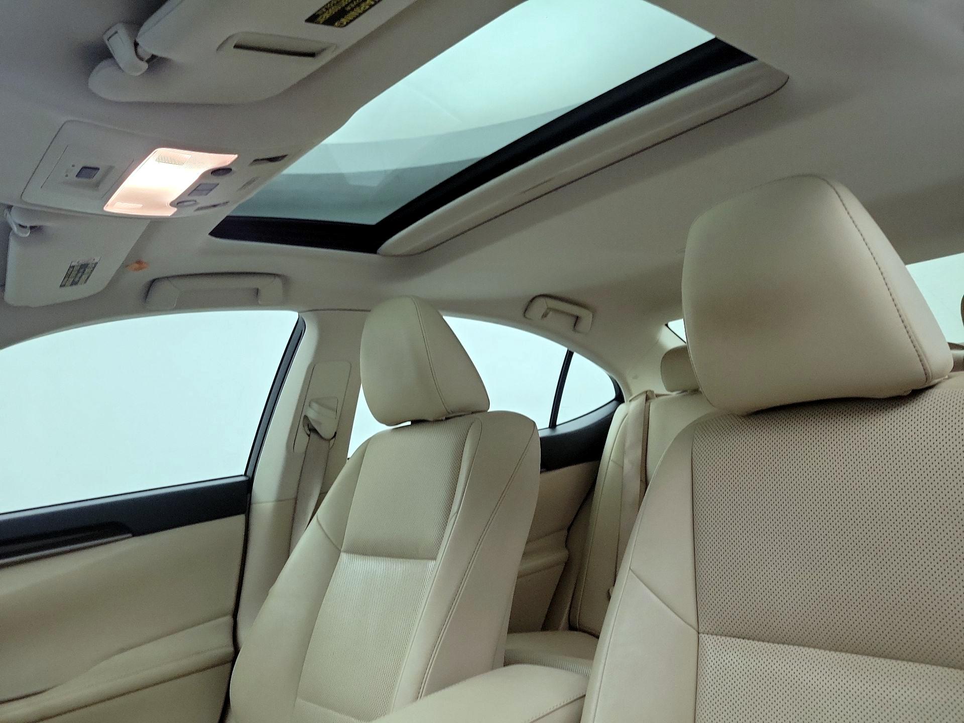 Thumbnail: 2014 Lexus ES - 17