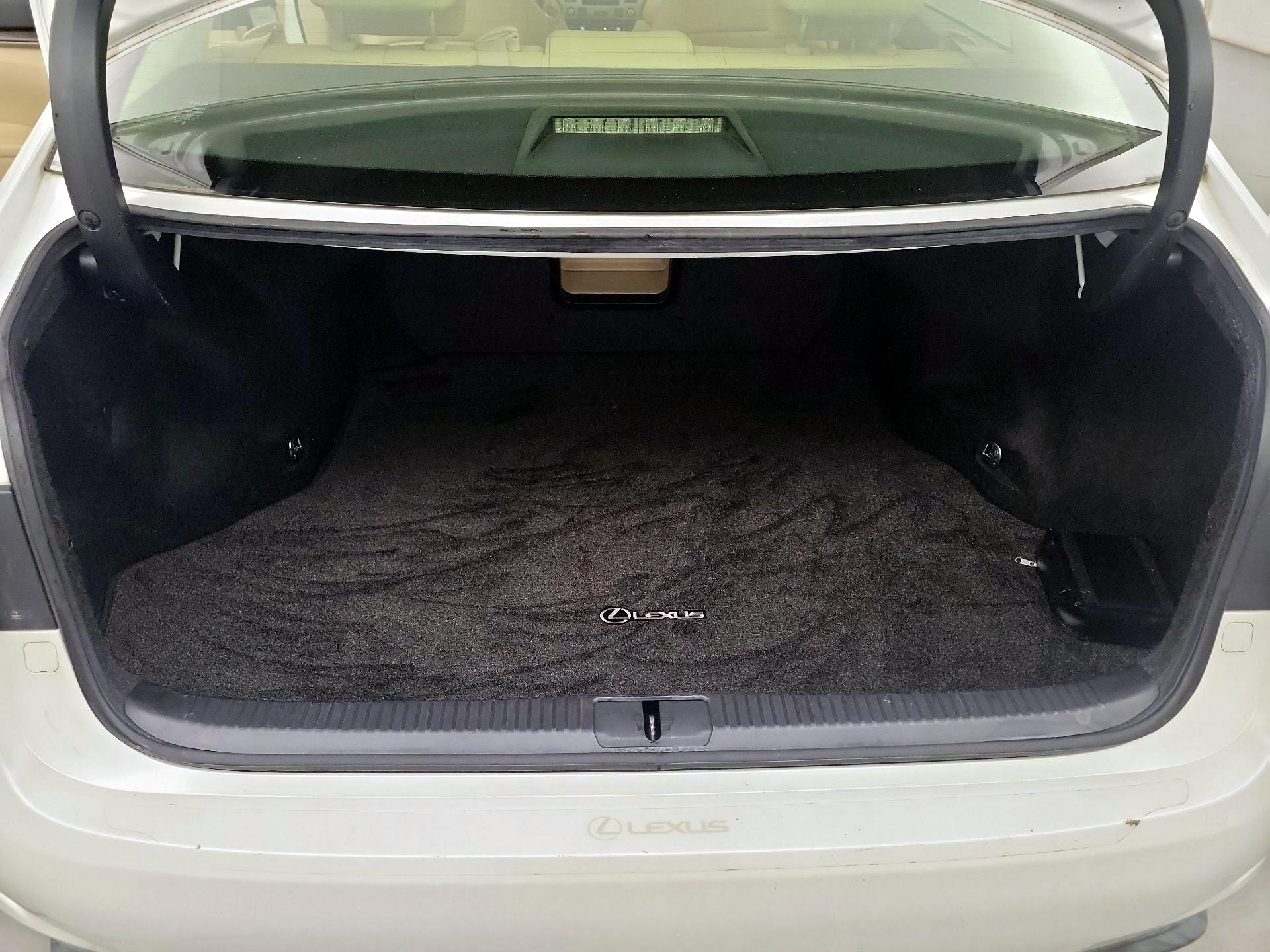 Thumbnail: 2014 Lexus ES - 19