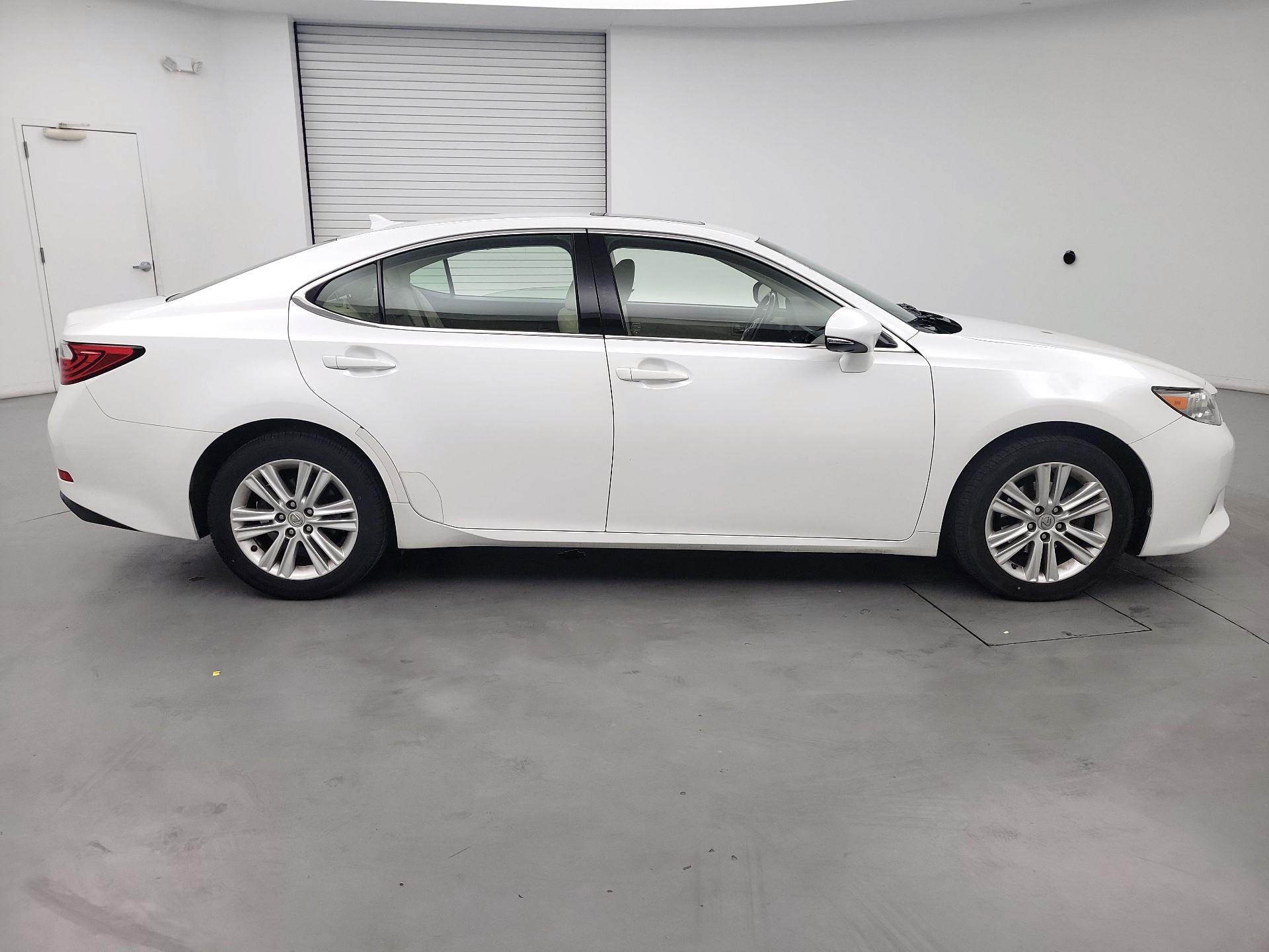 Thumbnail: 2014 Lexus ES - 4