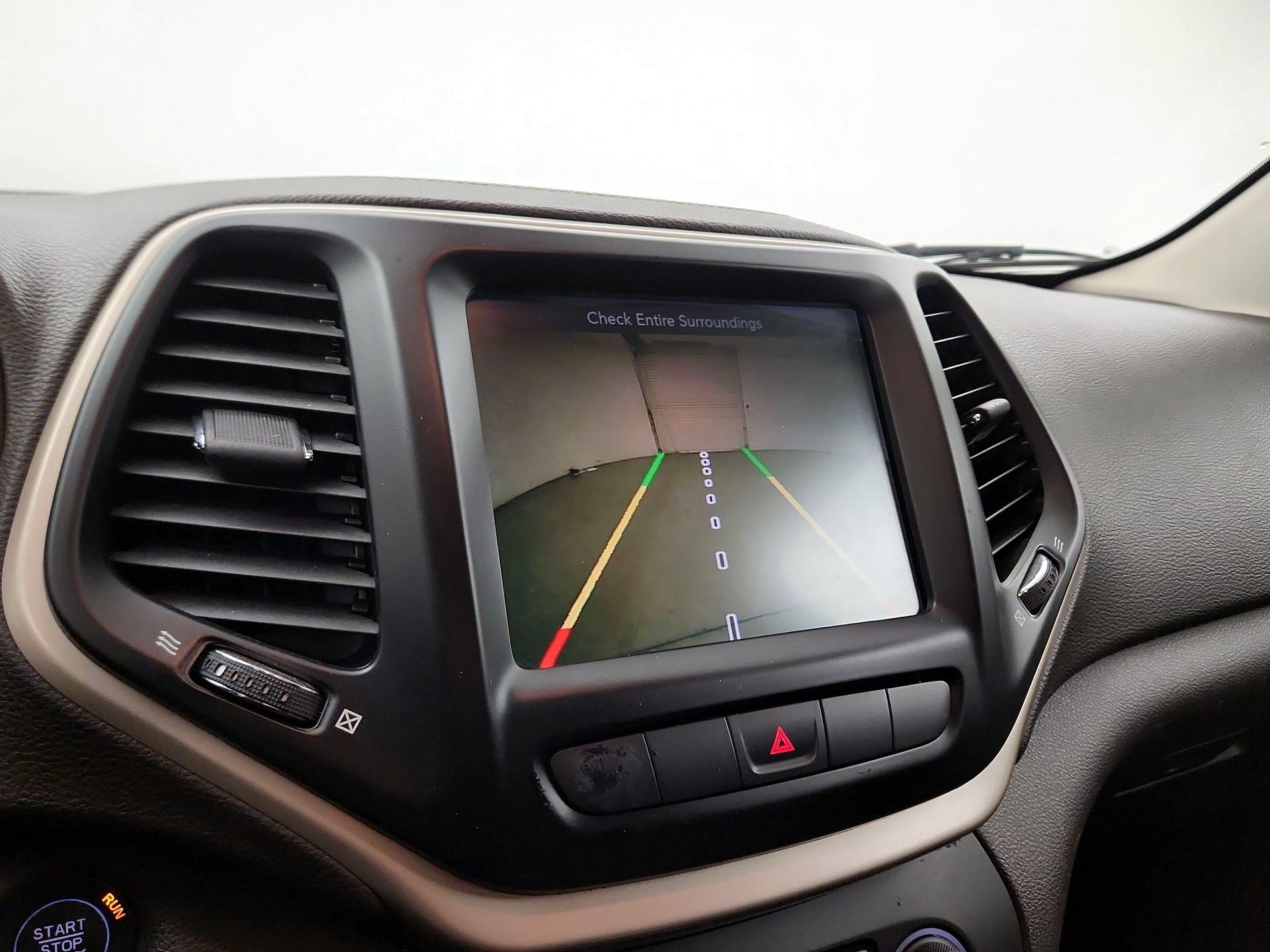 Thumbnail: 2014 Jeep Cherokee - 14