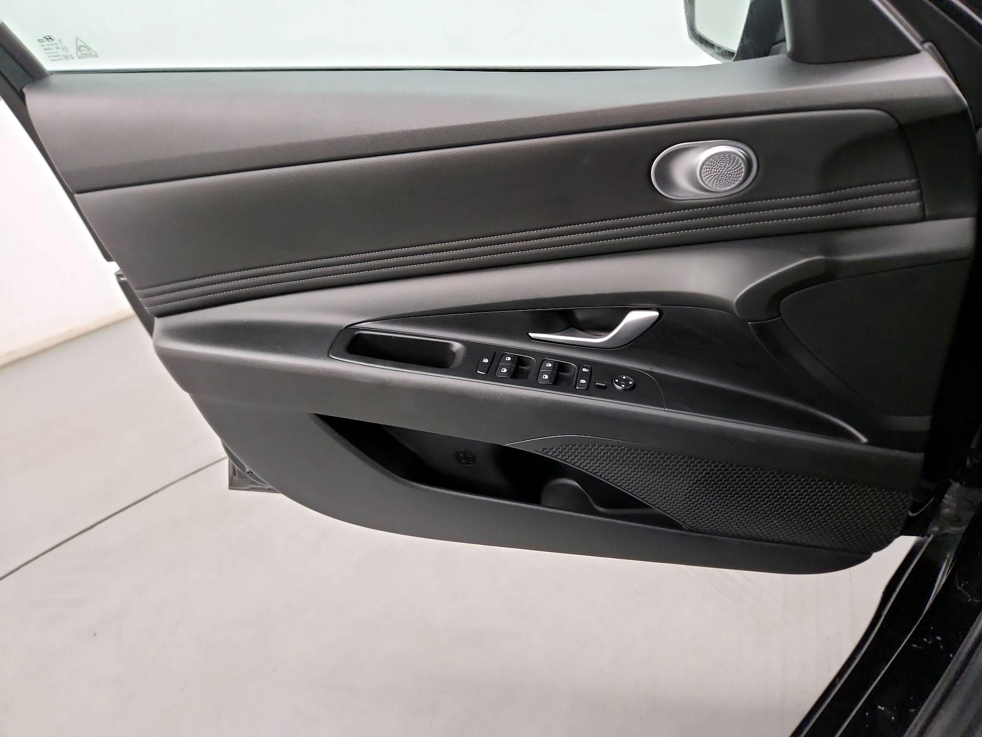 Thumbnail: 2023 Hyundai Elantra - 12